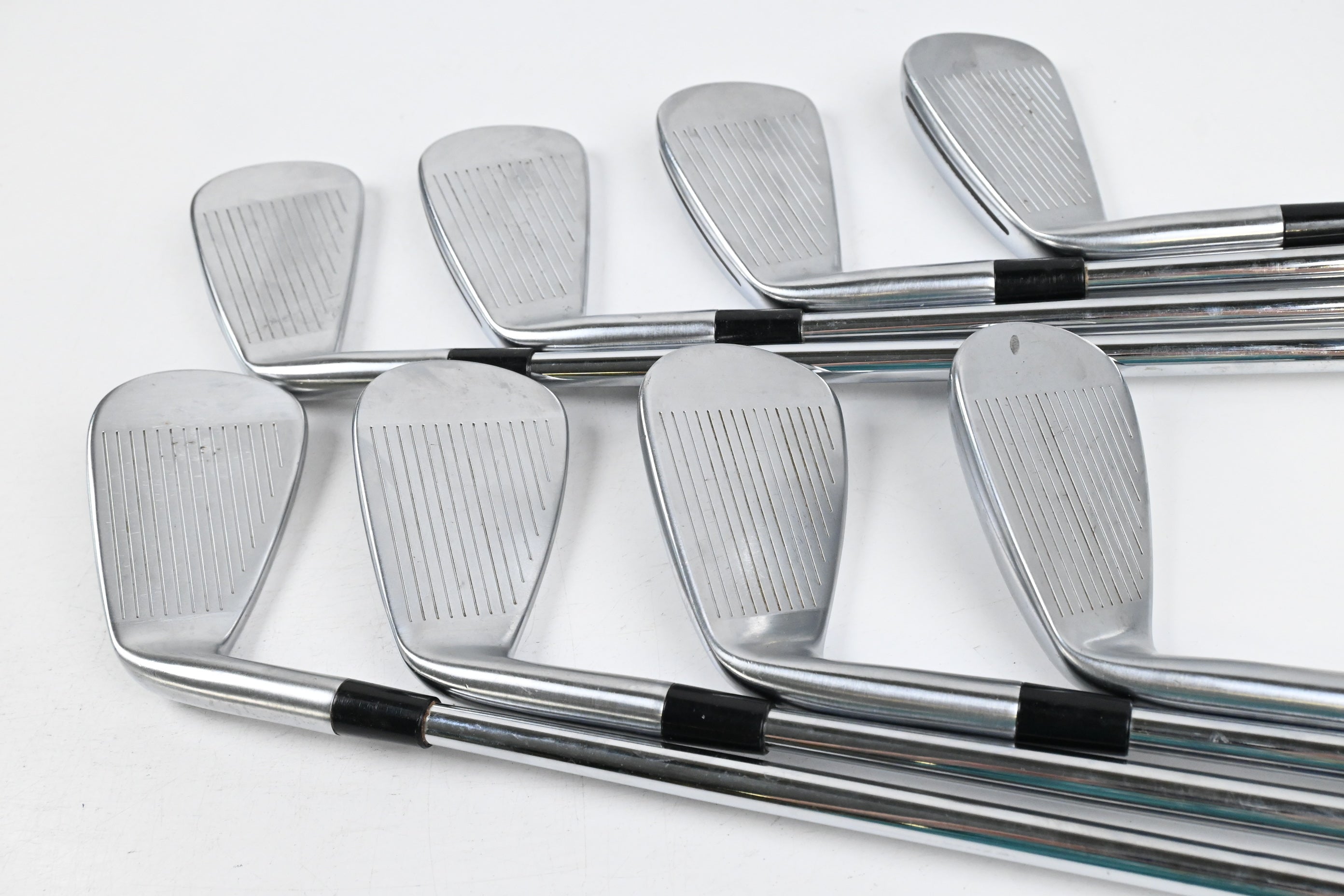 Taylormade P790 2019 Irons / 4-PW+GW / Stiff Flex Dynamic Gold 105 Shafts