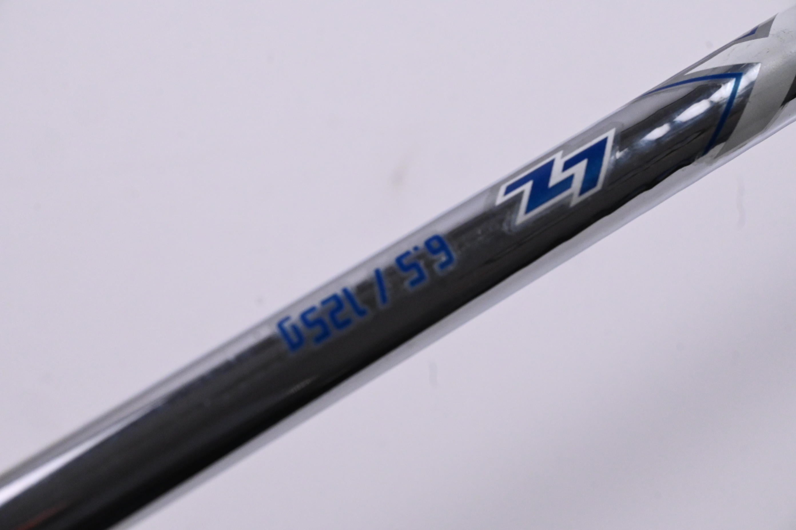 Titleist U500 #2 Iron / 17 Degree / X-Flex Project X LZ 125 Shaft