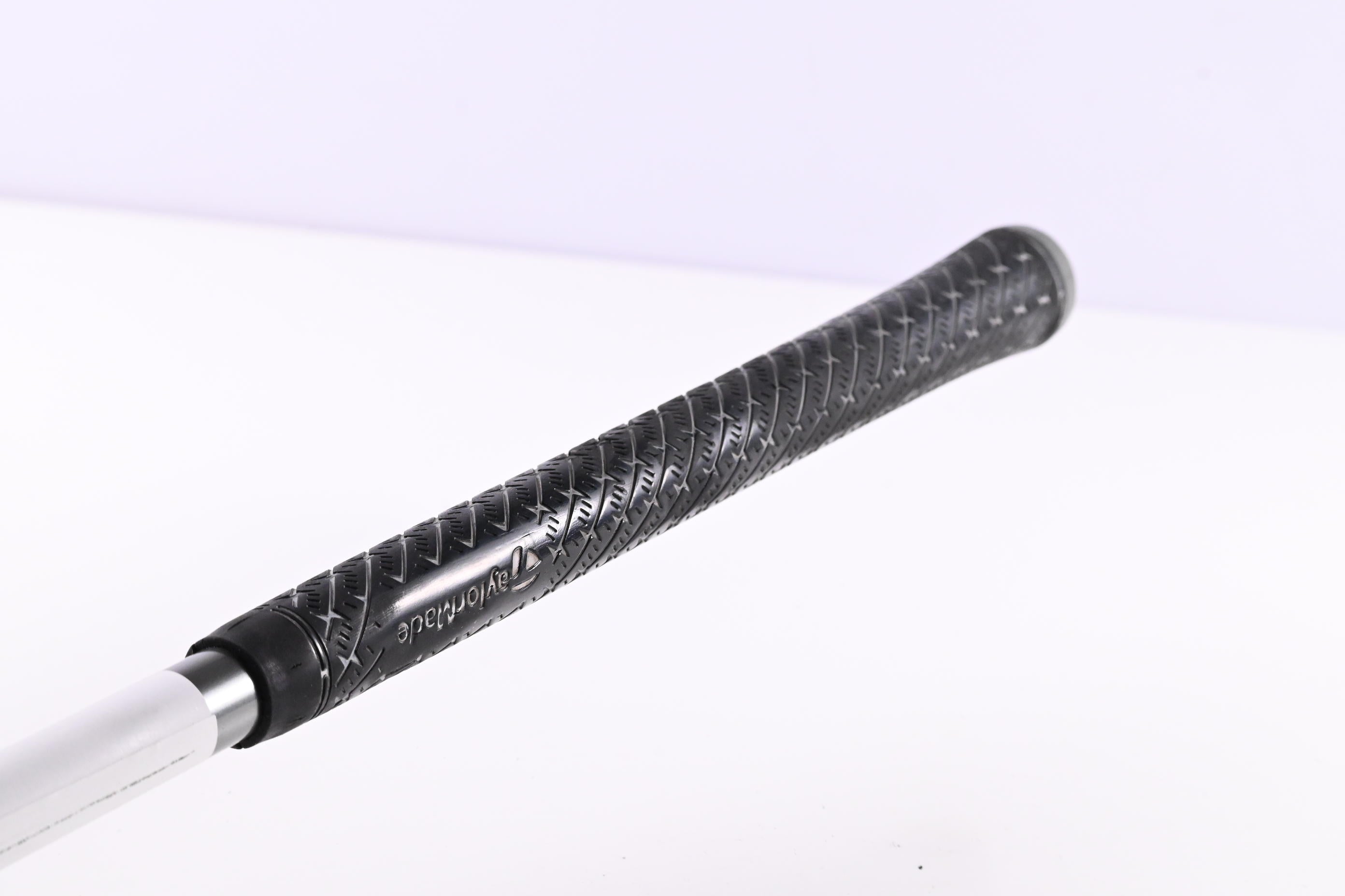 Taylormade SIM2 Driver / 9 Degree / Stiff Flex UST Mamiya Helium 5 Shaft