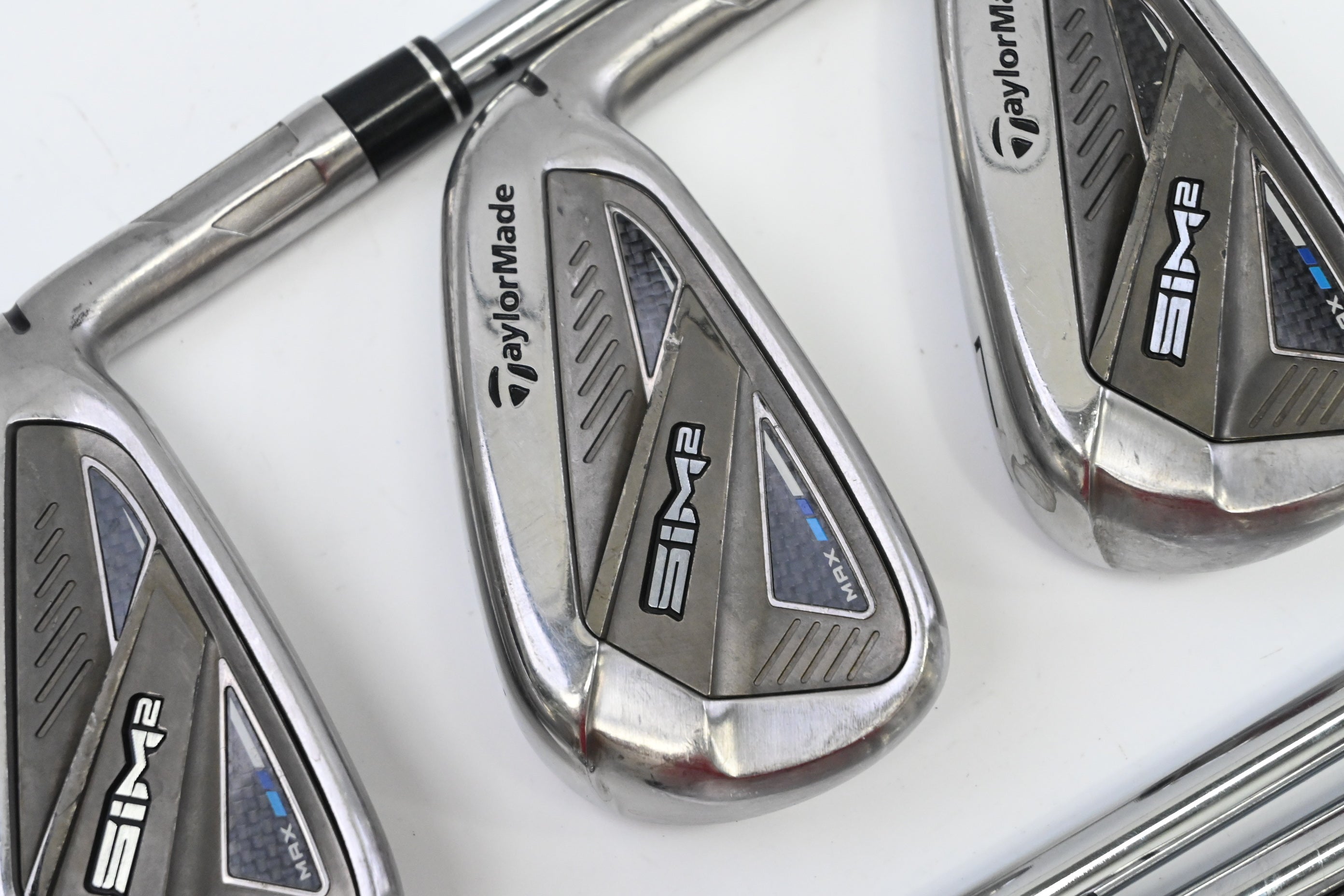 Taylormade SIM2 Max Irons / 5-PW+SW / Regular Flex KBS Max MT 85 Shafts