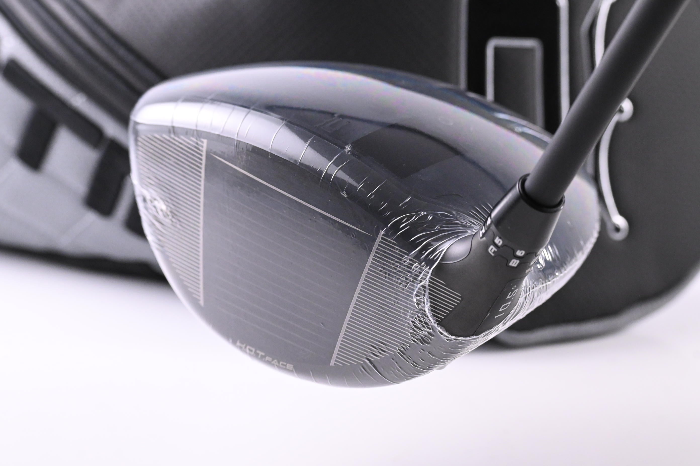 Cobra OPTM MAX-D Driver / 10.5 Degree / X-Flex Kai'li Darkwaves White 60 Shaft