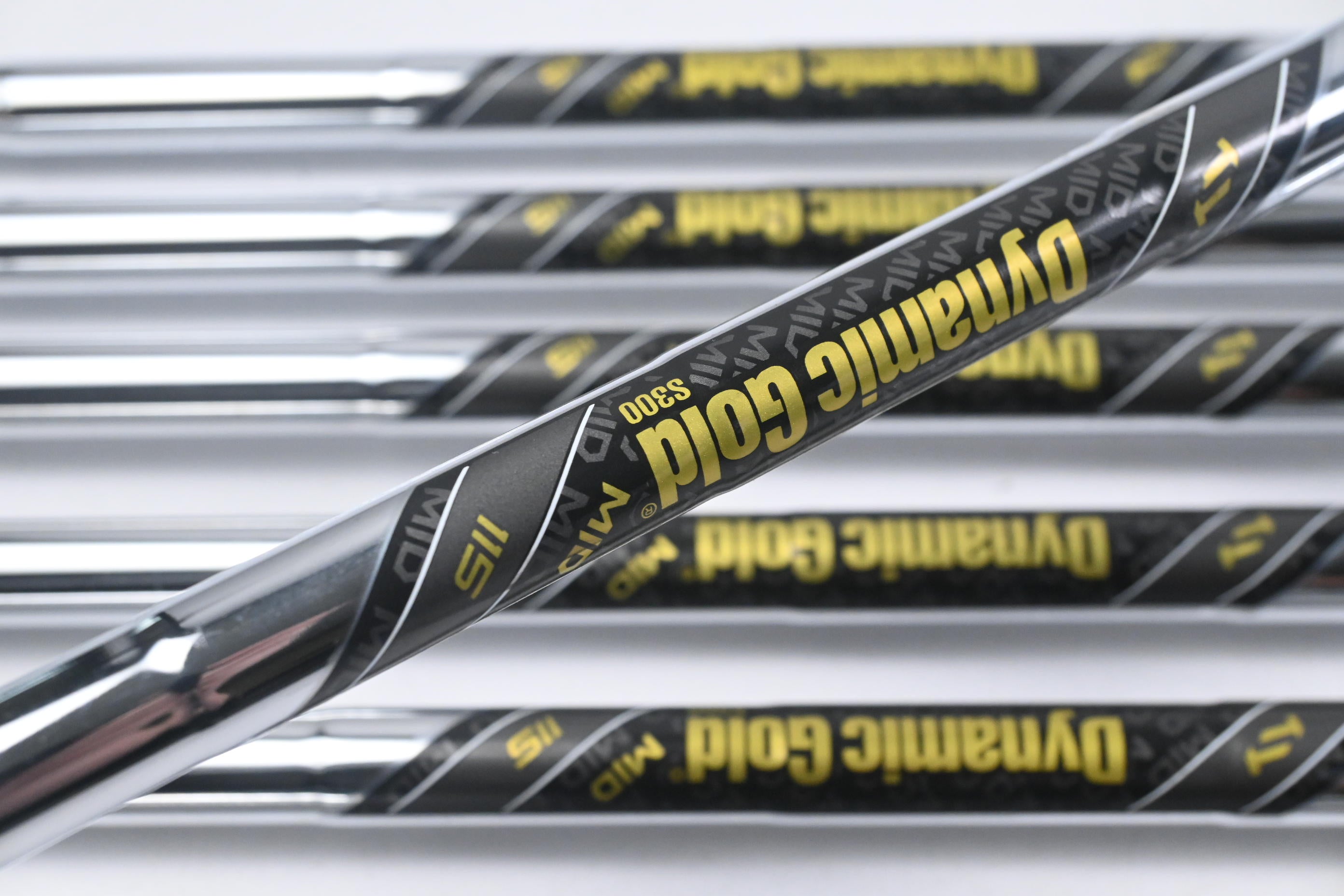 Taylormade P.7CB Irons / 4-PW / Stiff Flex Dynamic Gold Mid 115 S300 Shafts