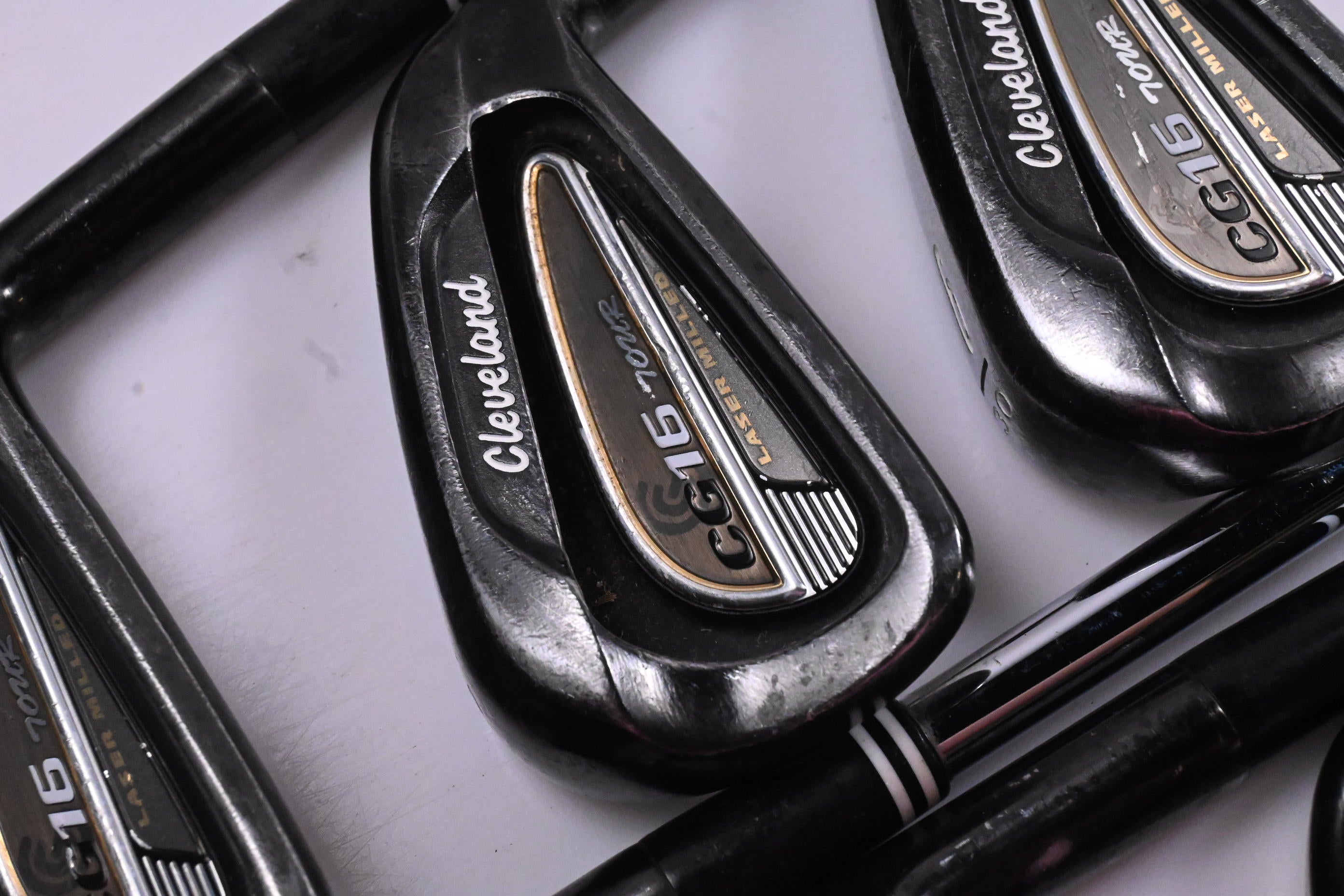 Cleveland CG16 Tour Irons / 4-PW / Regular Flex Dynamic Gold R300 Shafts