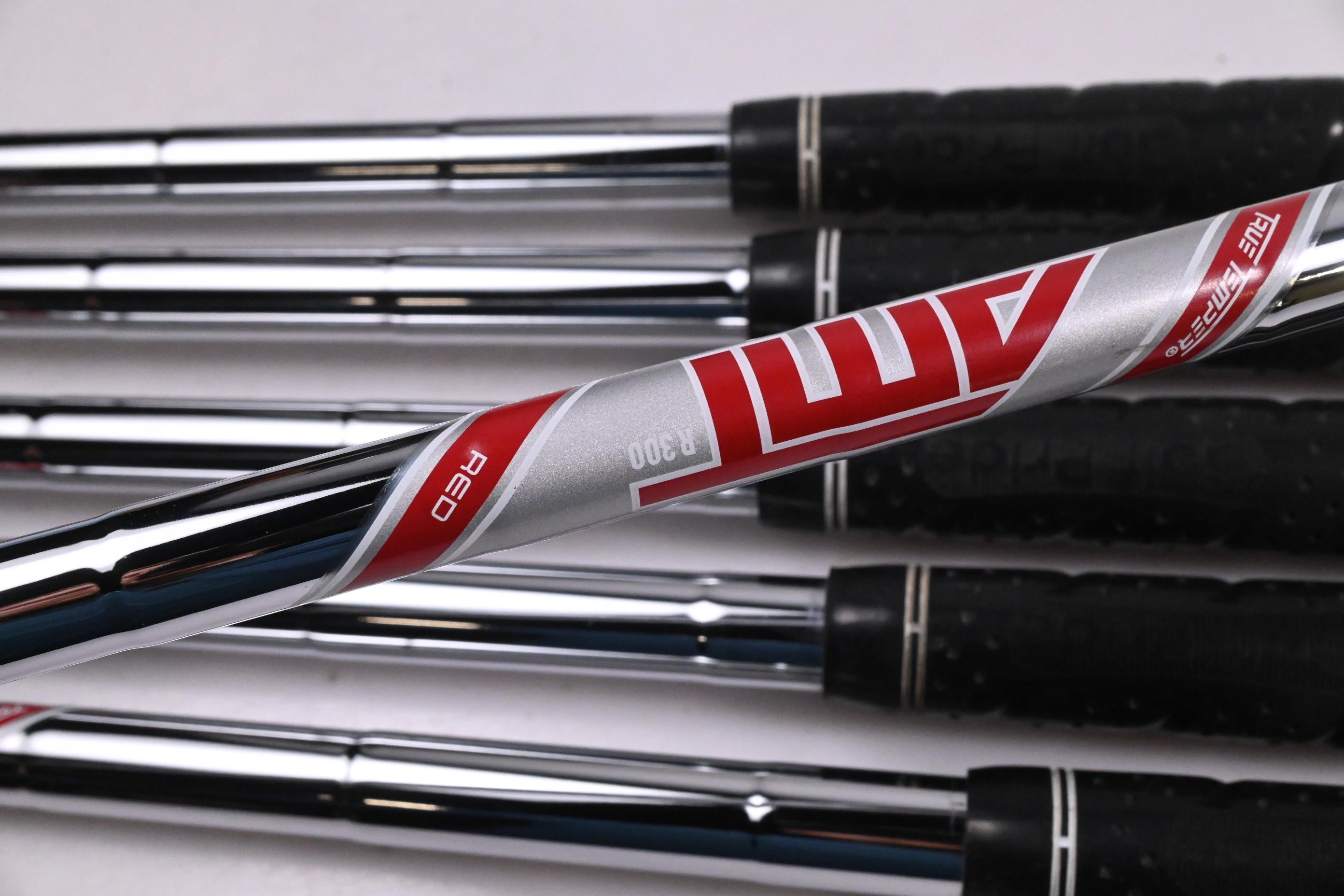 Callaway Apex Ai200 Irons / 6-PW+GW / Regular Flex AMT Red R300 Shafts