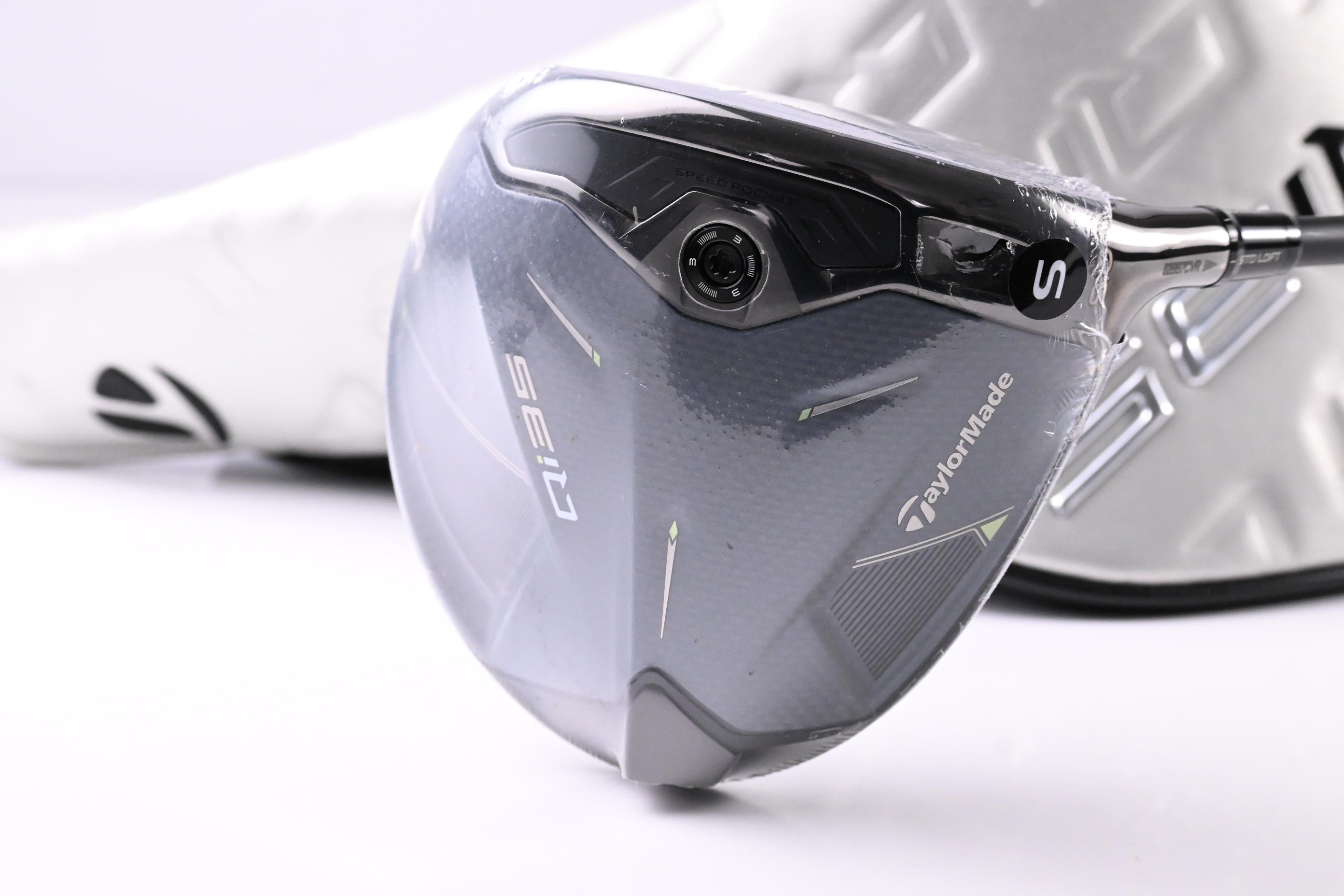 Taylormade Qi35 Driver / 9 Degree / Senior Flex Vanquish 4 Shaft