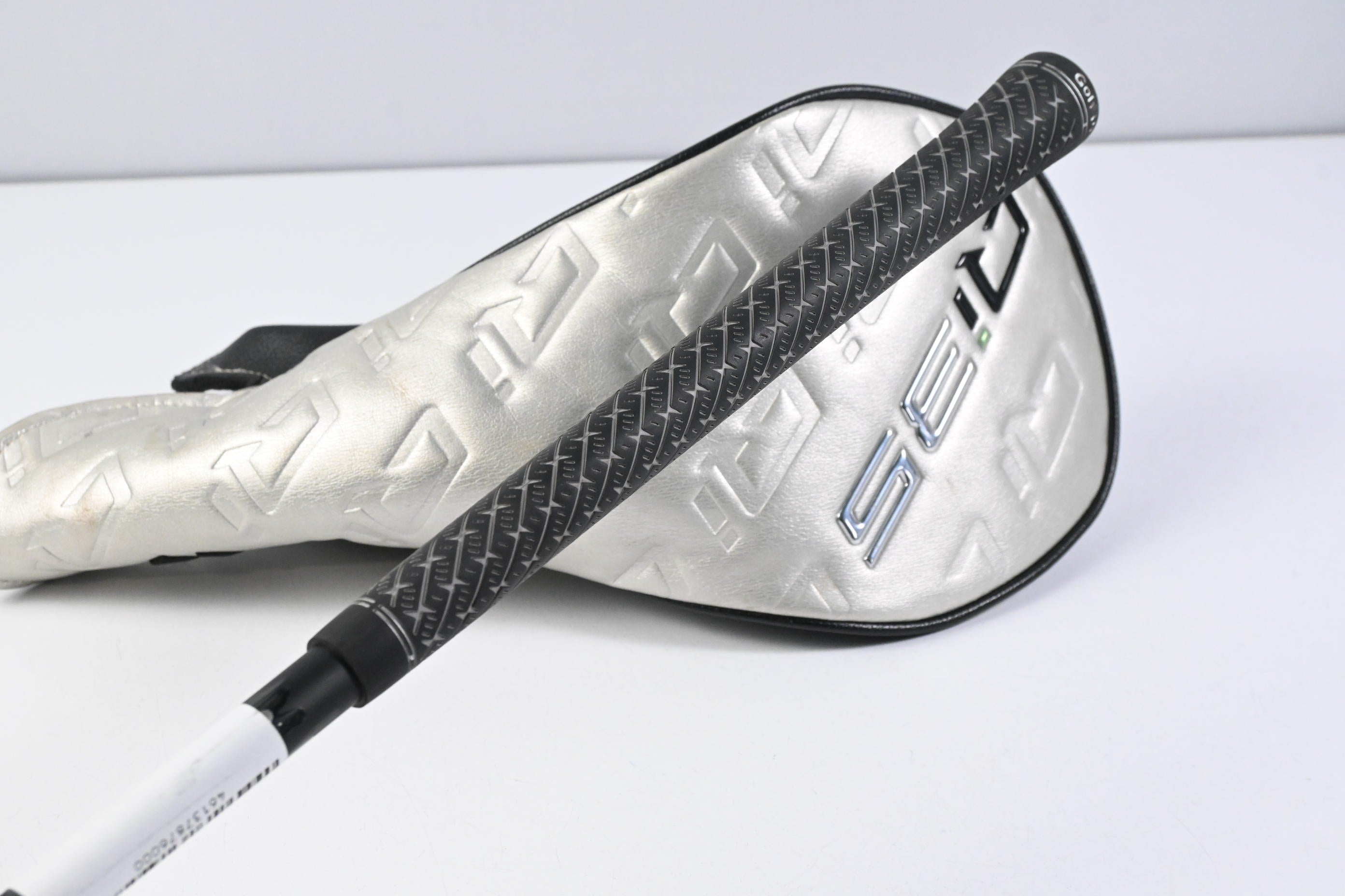 Taylormade Qi35 Driver / 9 Degree / Stiff Flex Kai'li Dark Waves White 60 Shaft