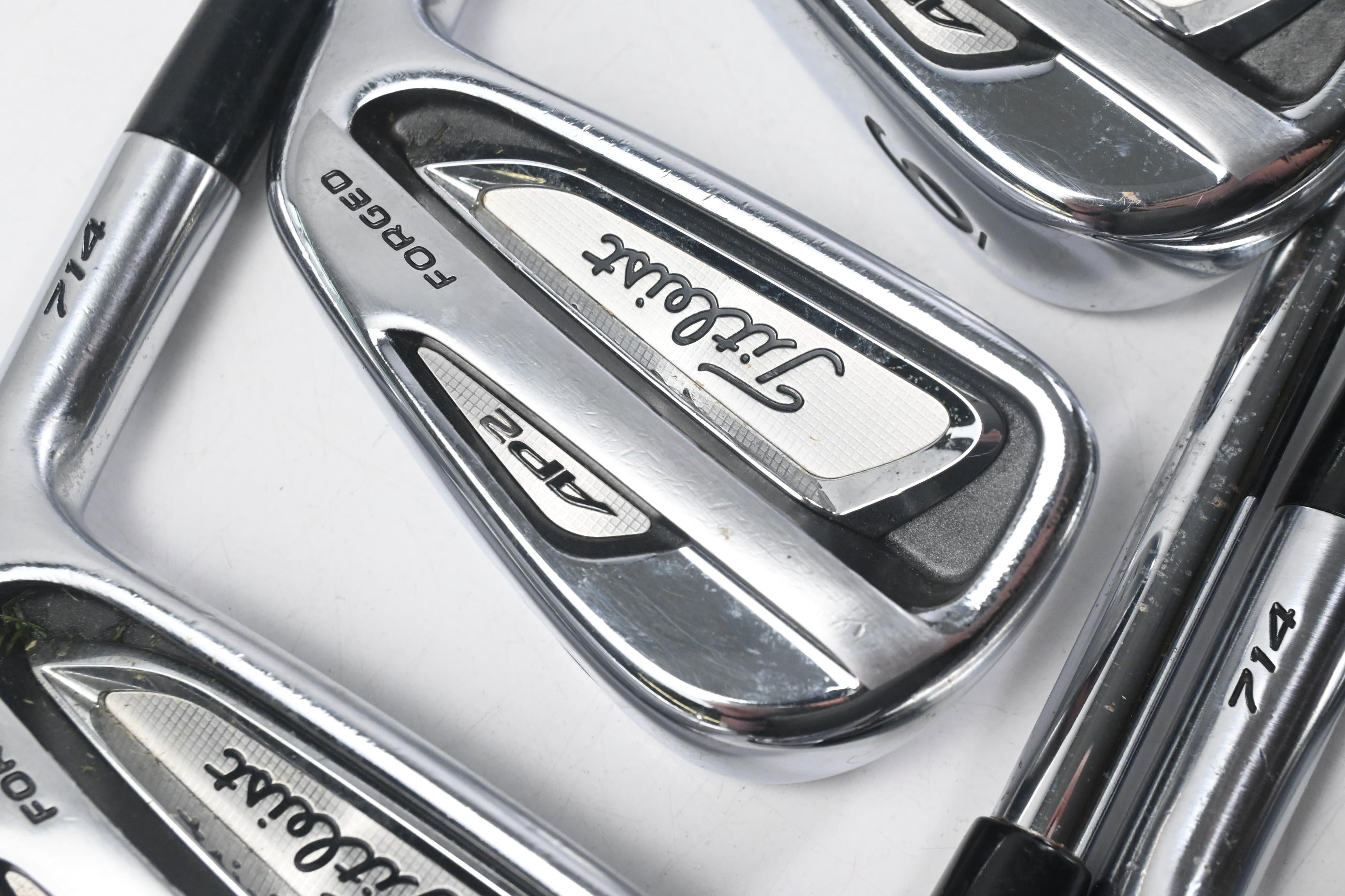 Titleist 714 AP2 Irons / 4-PW / Stiff Flex Dynamic Gold S300 Shafts