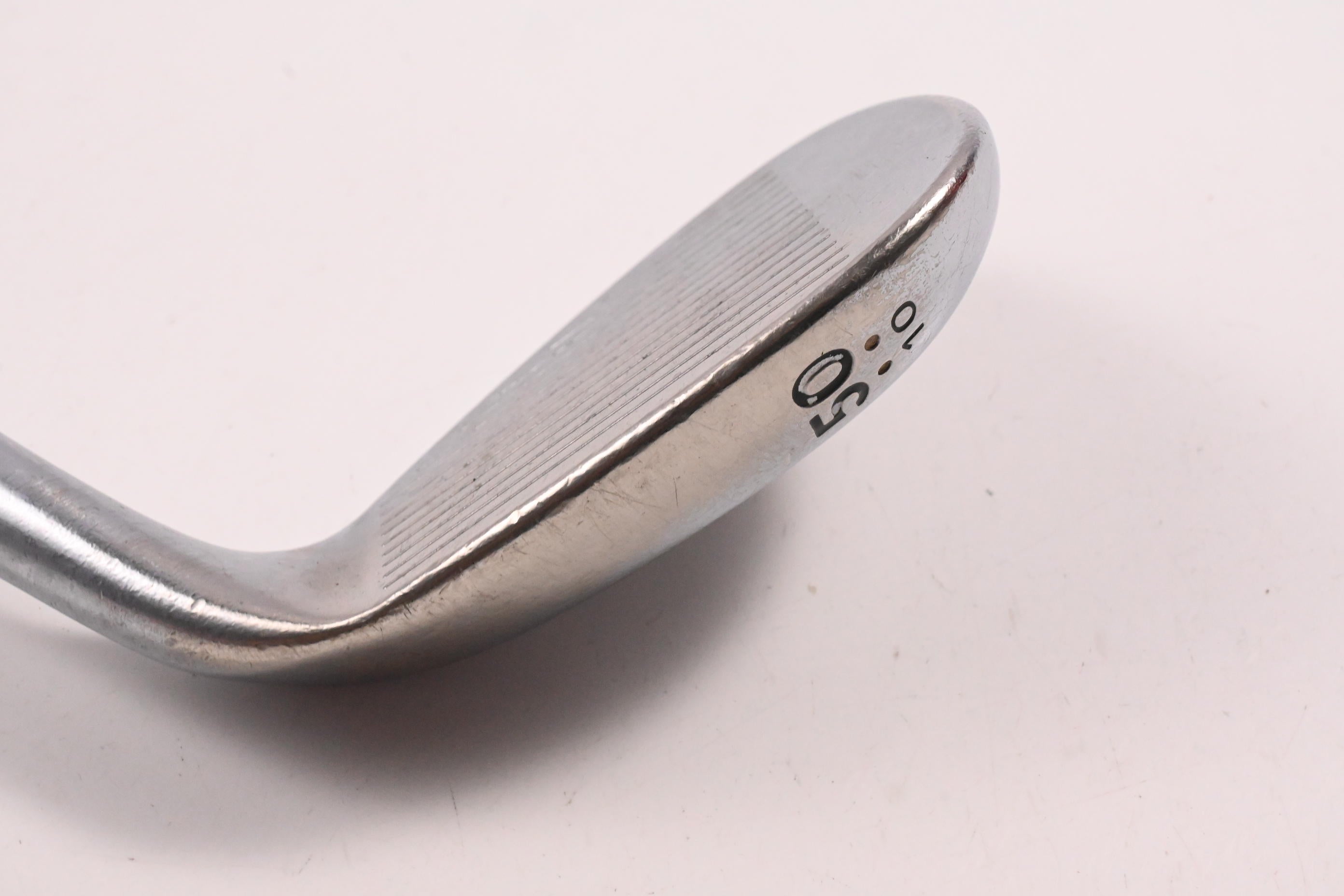 Left Hand Cleveland 588 RTX Gap Wedge / 50 Degree / Wedge Flex Dynamic Gold