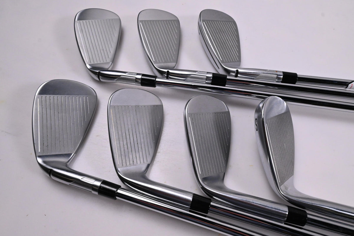 Taylormade Qi Max Irons / 5-PW+SW / Regular Flex KBS MAX MT 85 Shafts