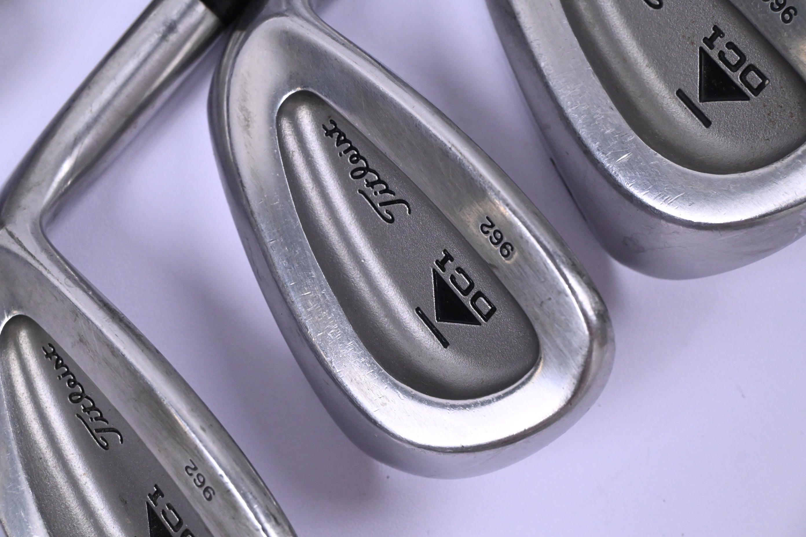 Titleist DCI 962 Irons / 4-PW+SW / Regular Flex Dynamic Gold R300 Shafts