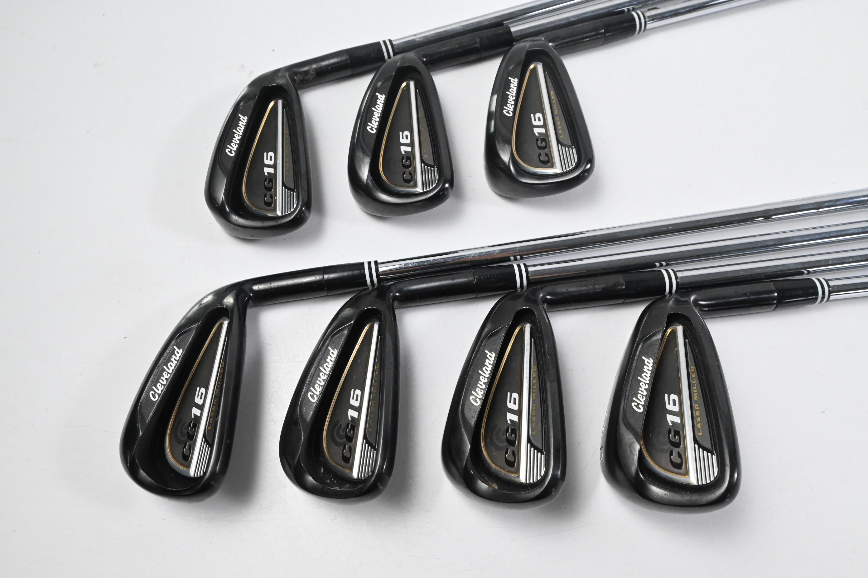 Cleveland CG16 Black Pearl Irons / 4-PW / Regular Flex Cleveland Traction 85