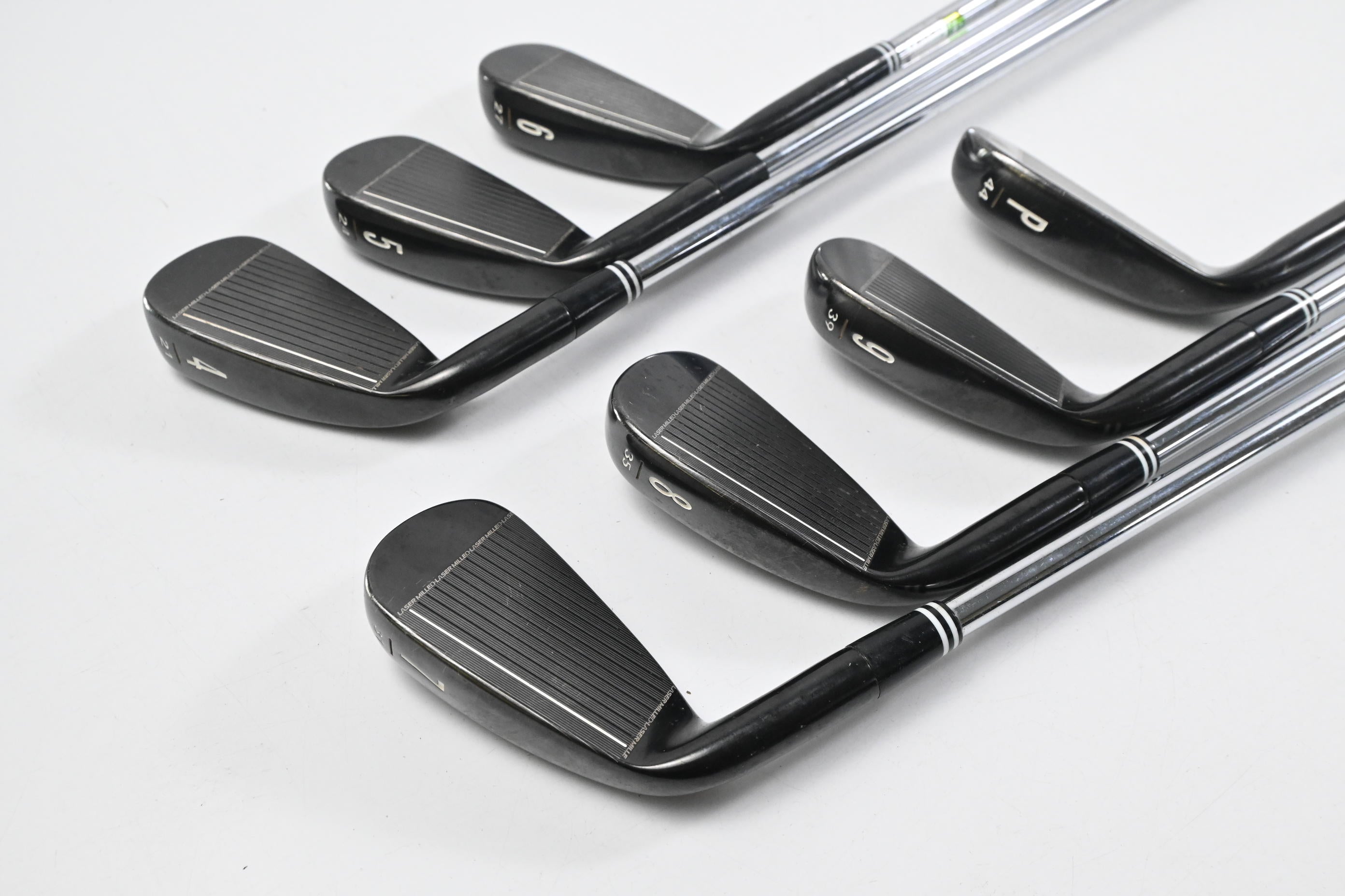 Cleveland CG16 Black Pearl Irons / 4-PW / Regular Flex Cleveland Traction 85