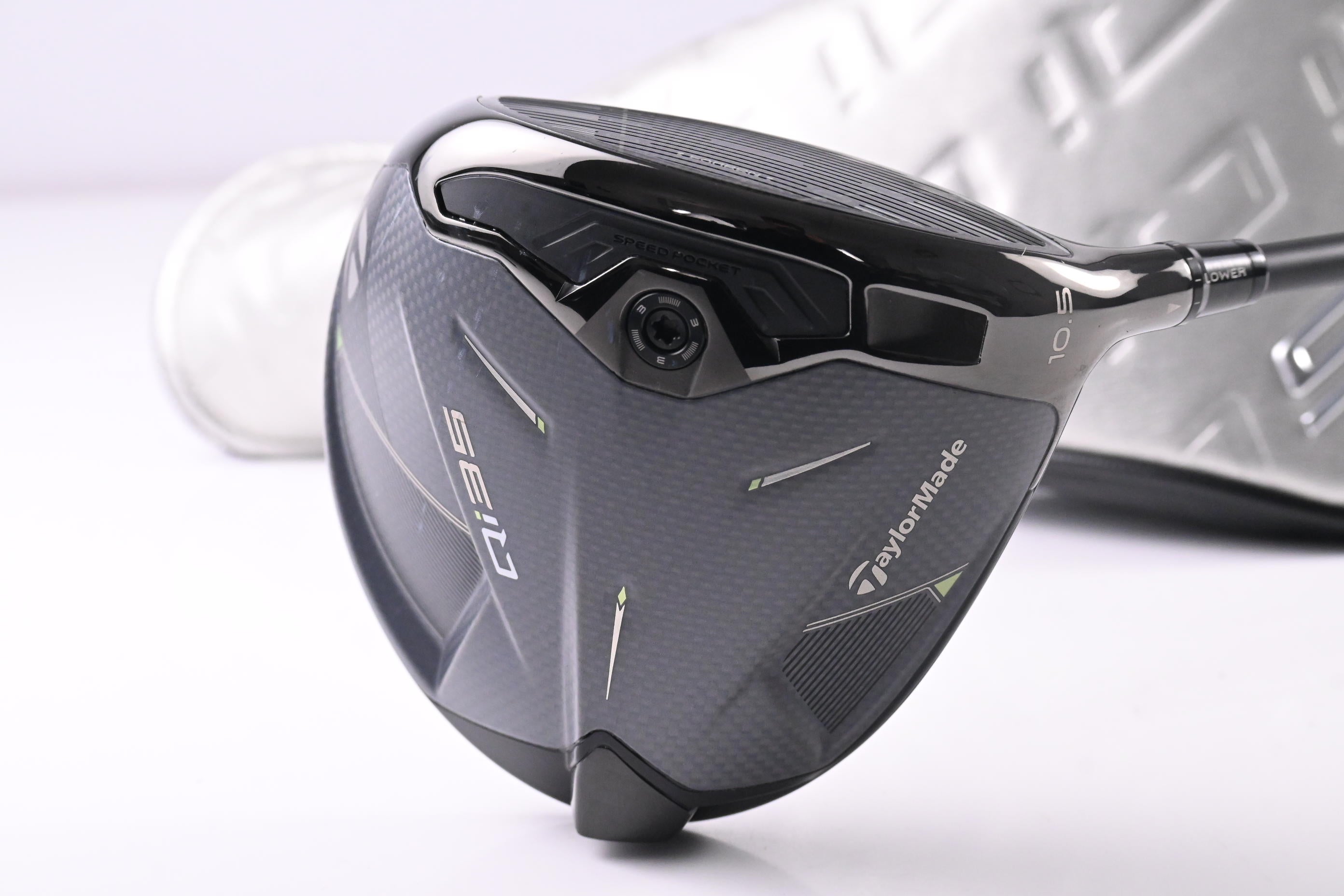 Taylormade Qi35 Driver / 10.5 Degree / Regular Flex Fujikura Ventus Blue 5 Shaft
