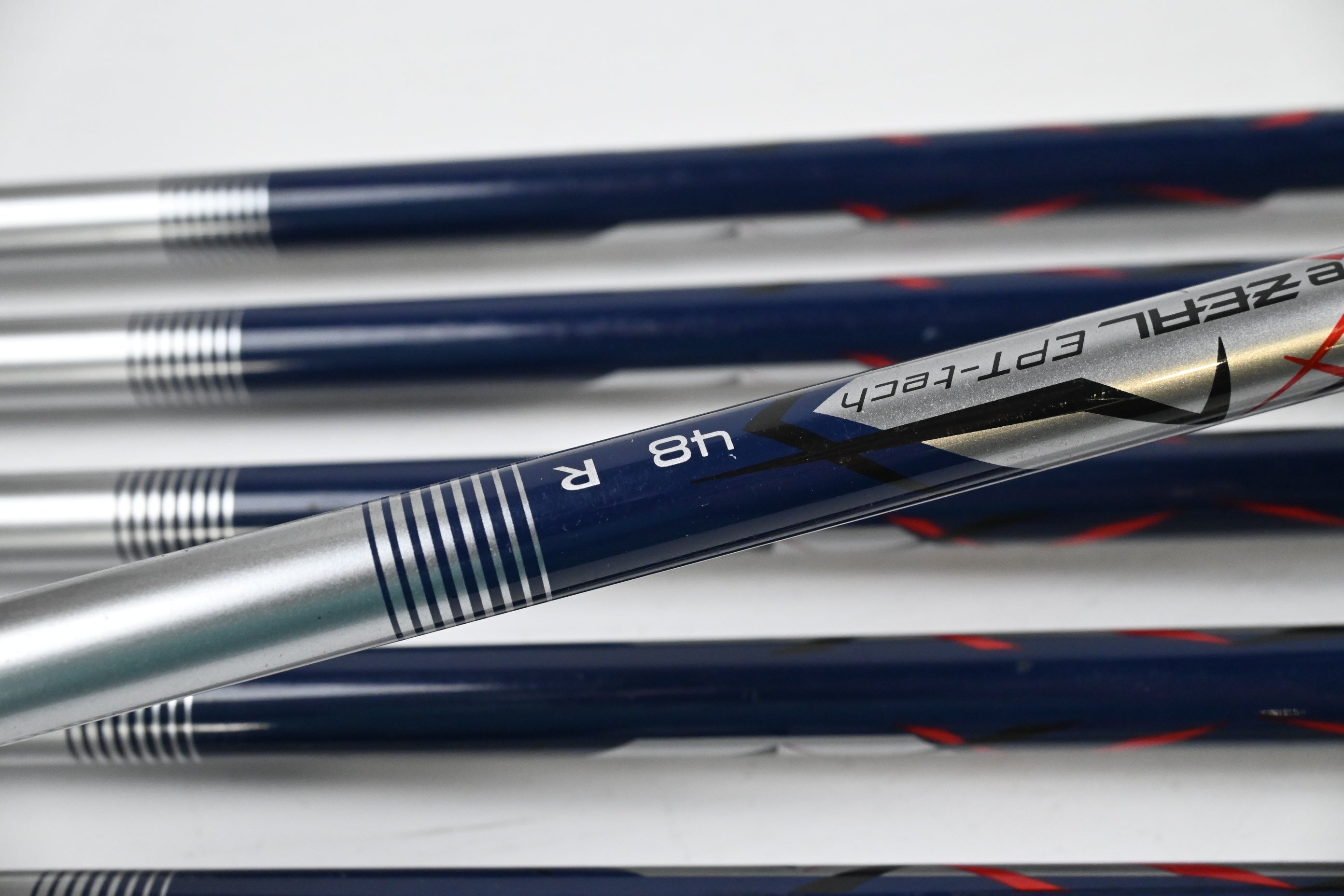 Honma Bezeal 535 Irons / 6-PW+GW / Regular Flex Vizard 48 Shafts
