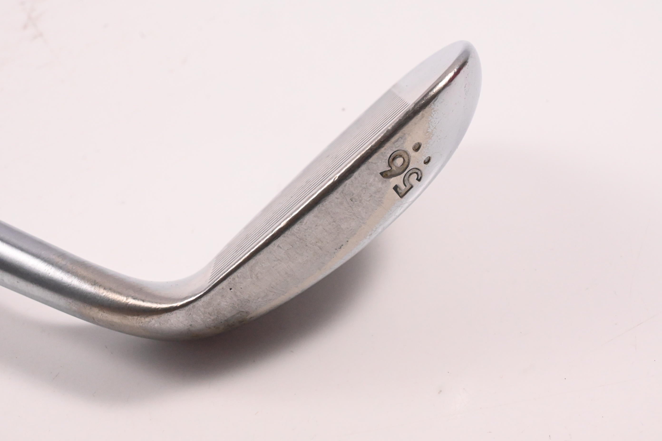 Left Hand Cleveland 588 RTX 2.0 Sand Wedge / 56 Degree / Wedge Flex Dynamic Gold