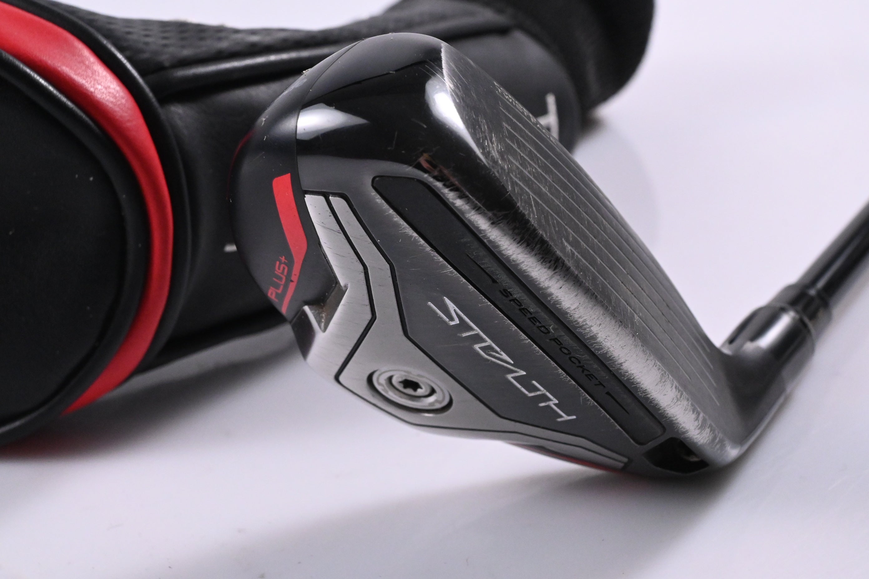 Taylormade Stealth Plus #3 Hybrid / 19.5 Degree / Stiff Flex HZRDUS Smoke Red 80