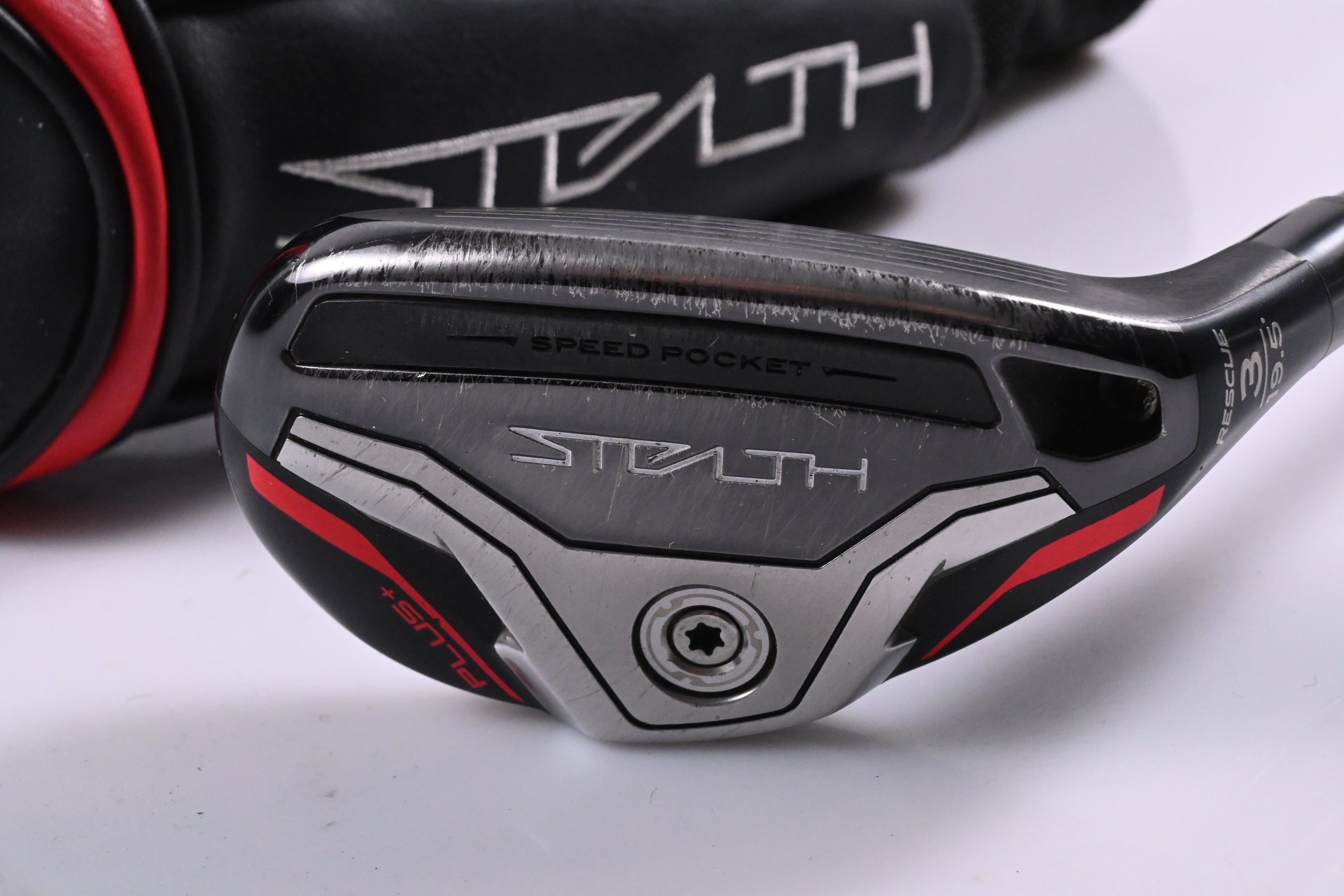 Taylormade Stealth Plus #3 Hybrid / 19.5 Degree / Stiff Flex HZRDUS Smoke Red 80