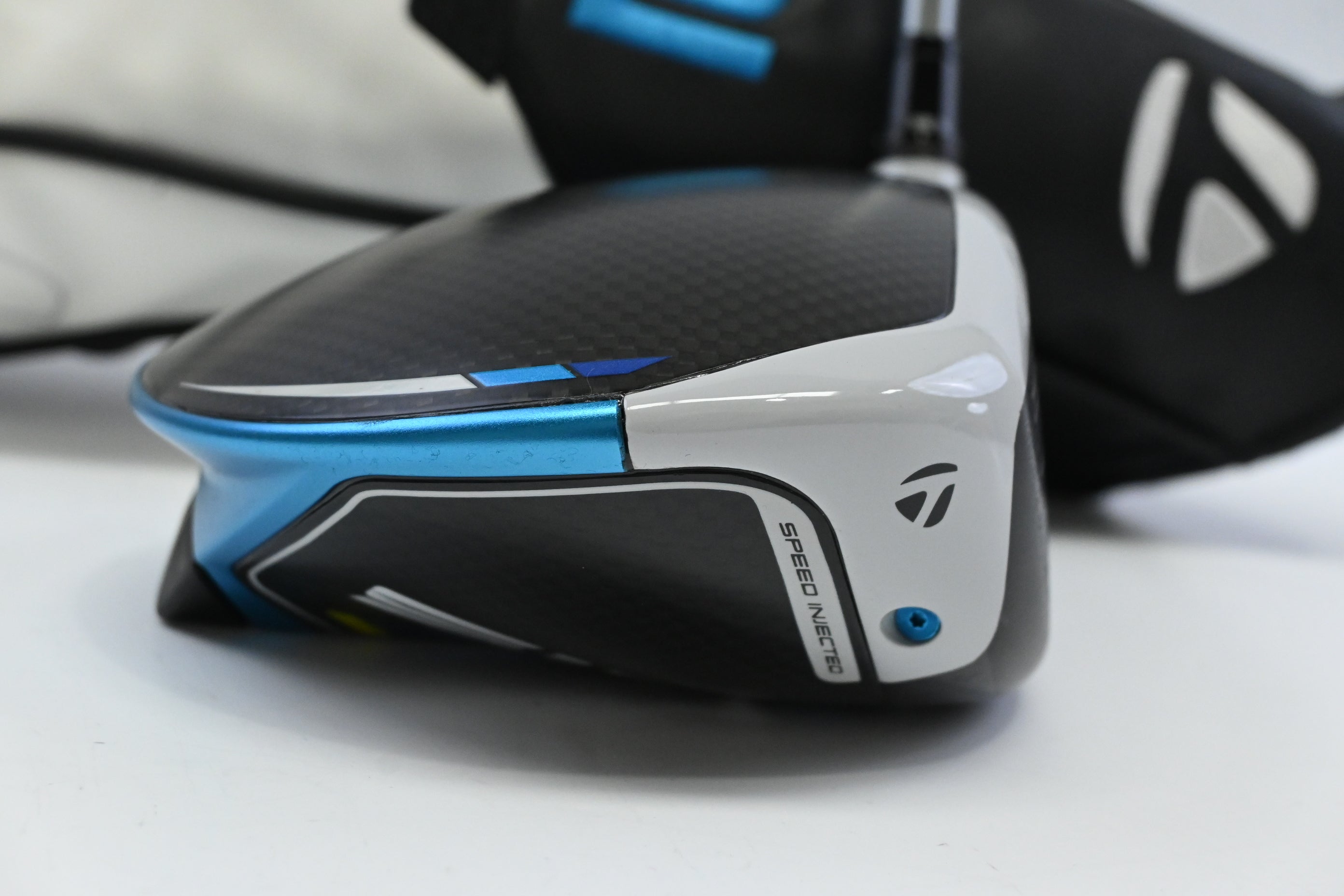 Taylormade SIM2 Max Driver / 9 Degree / Regular Flex UST Helium 5