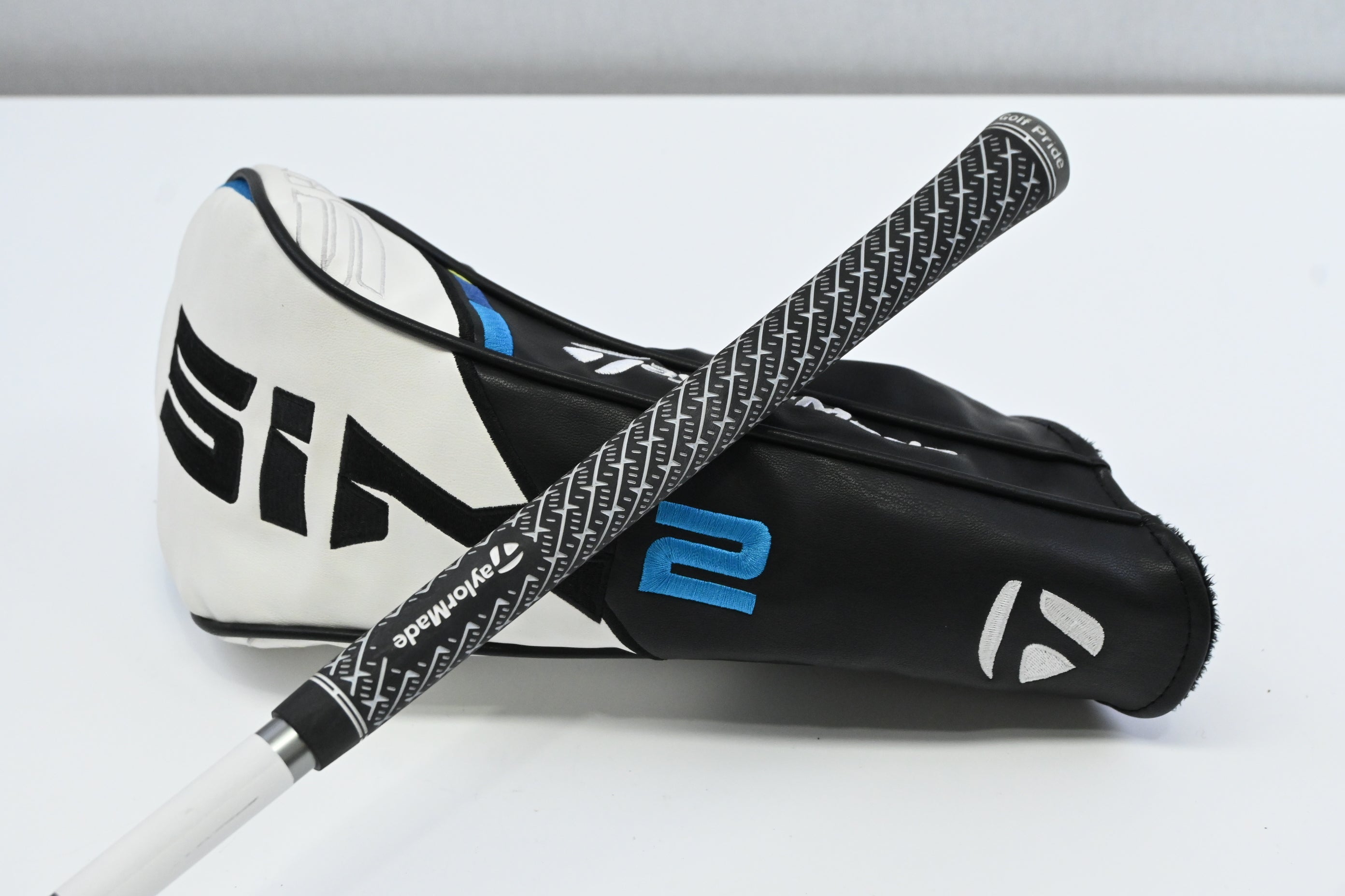 Taylormade SIM2 Max Driver / 9 Degree / Regular Flex UST Helium 5