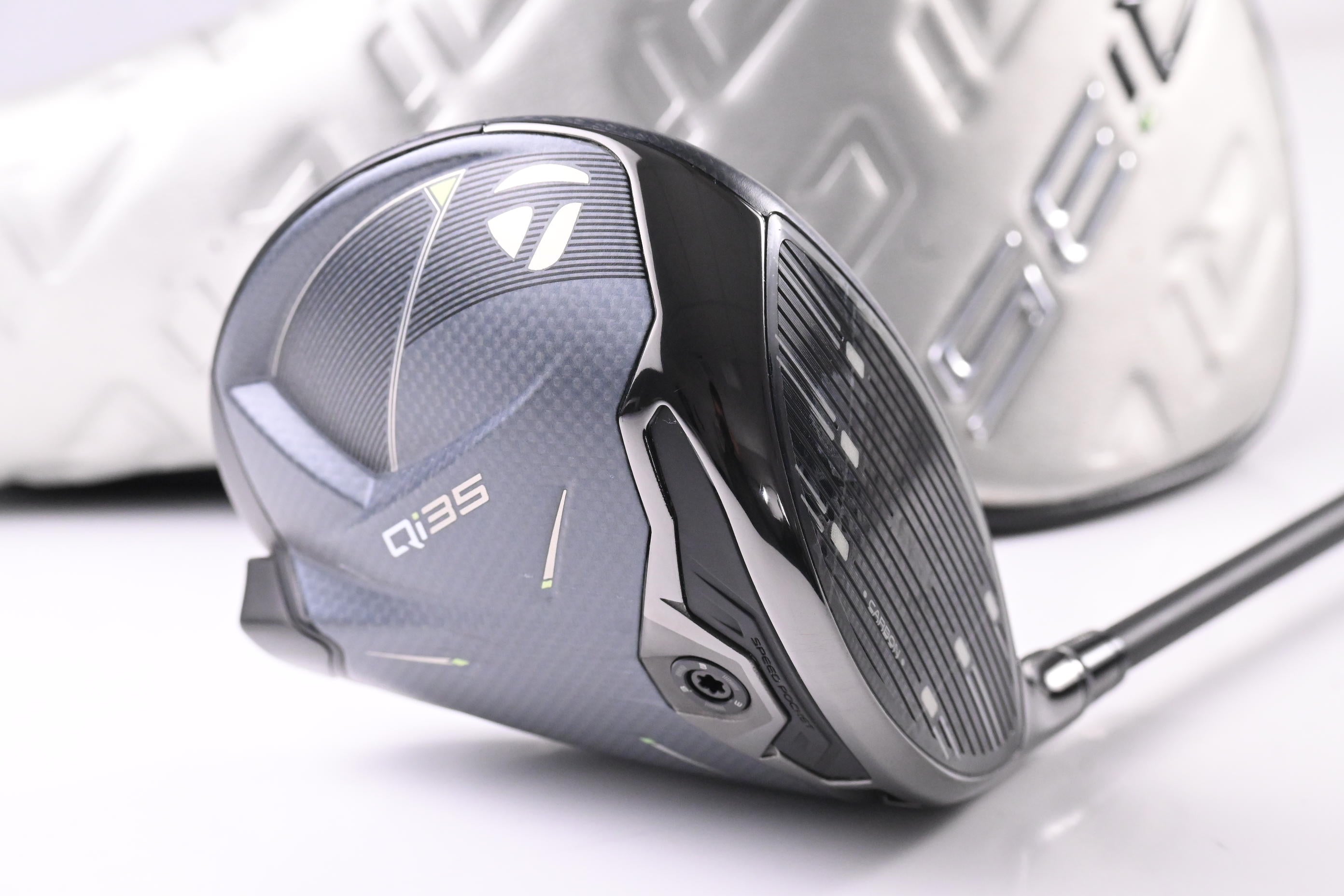Taylormade Qi35 Driver / 10.5 Degree / Regular Flex Project X Cypher 2.0 50