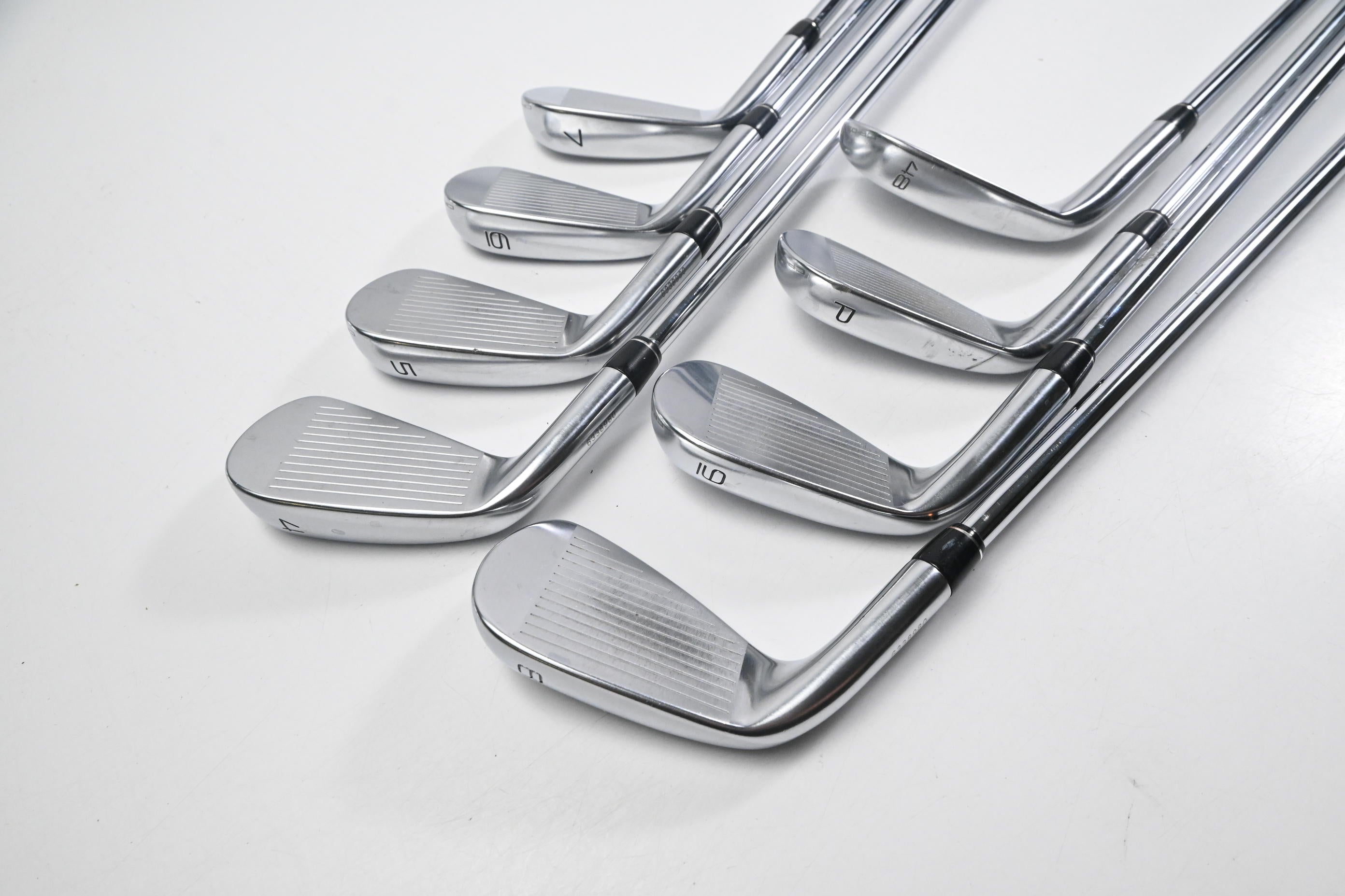 Titleist CNCPT CP.03 Irons / 4-PW+GW / Regular Flex AMT Red R300 Shafts