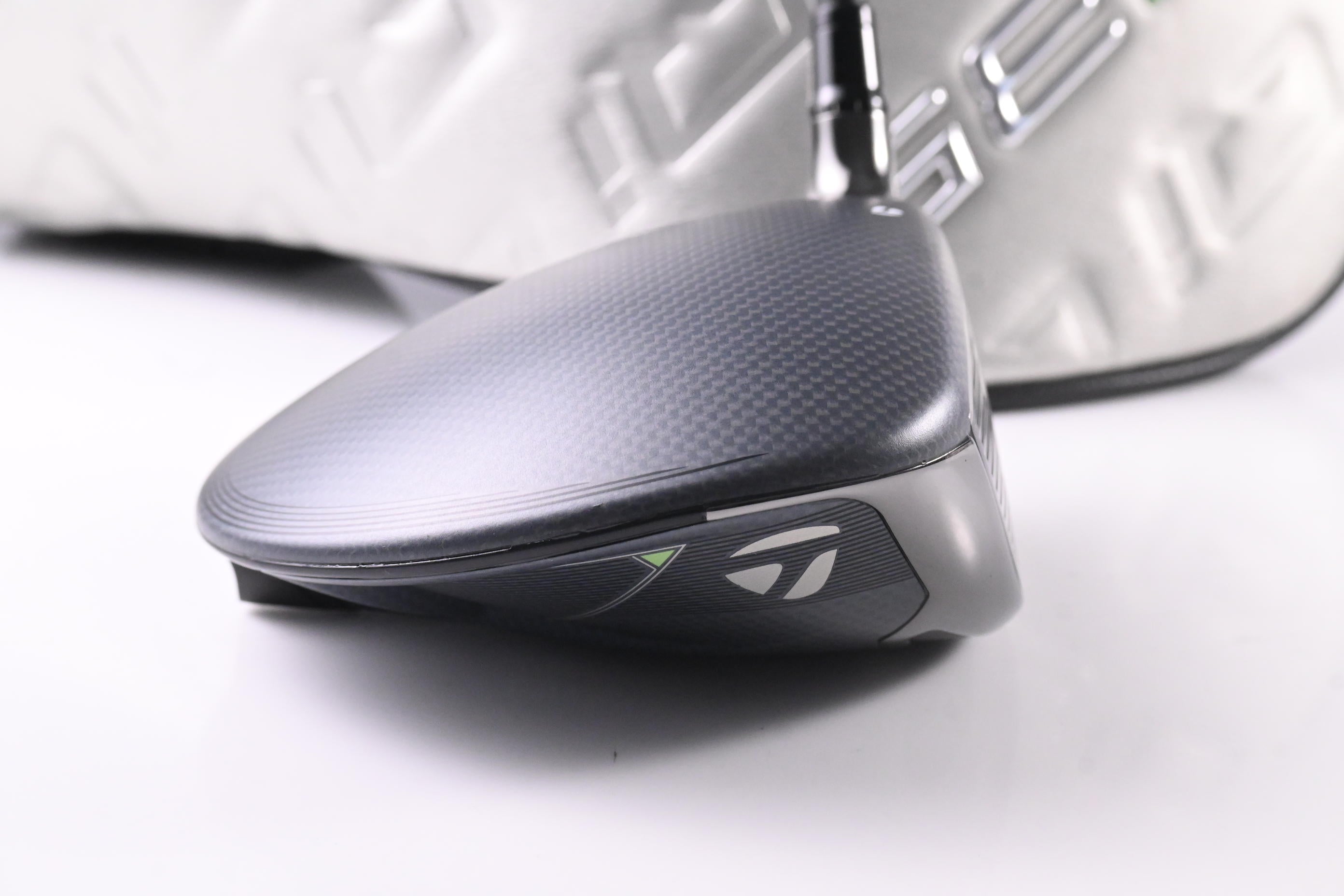Taylormade Qi35 Driver / 10.5 Degree / Regular Flex Project X Cypher 2.0 50