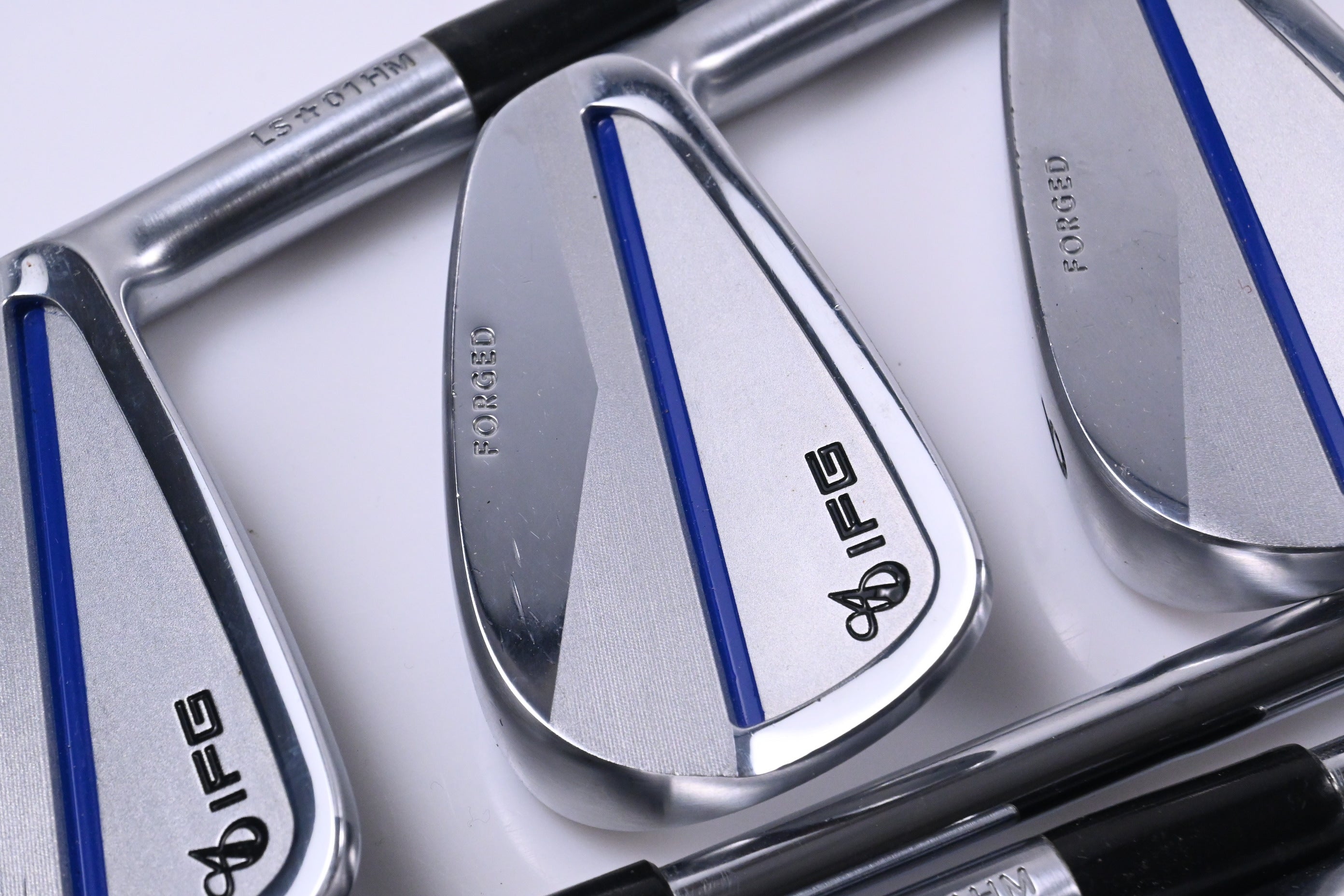 IFG LS 01HM Irons / 4-PW / X-Flex N.S.Pro Modus³ Tour 130 Shafts