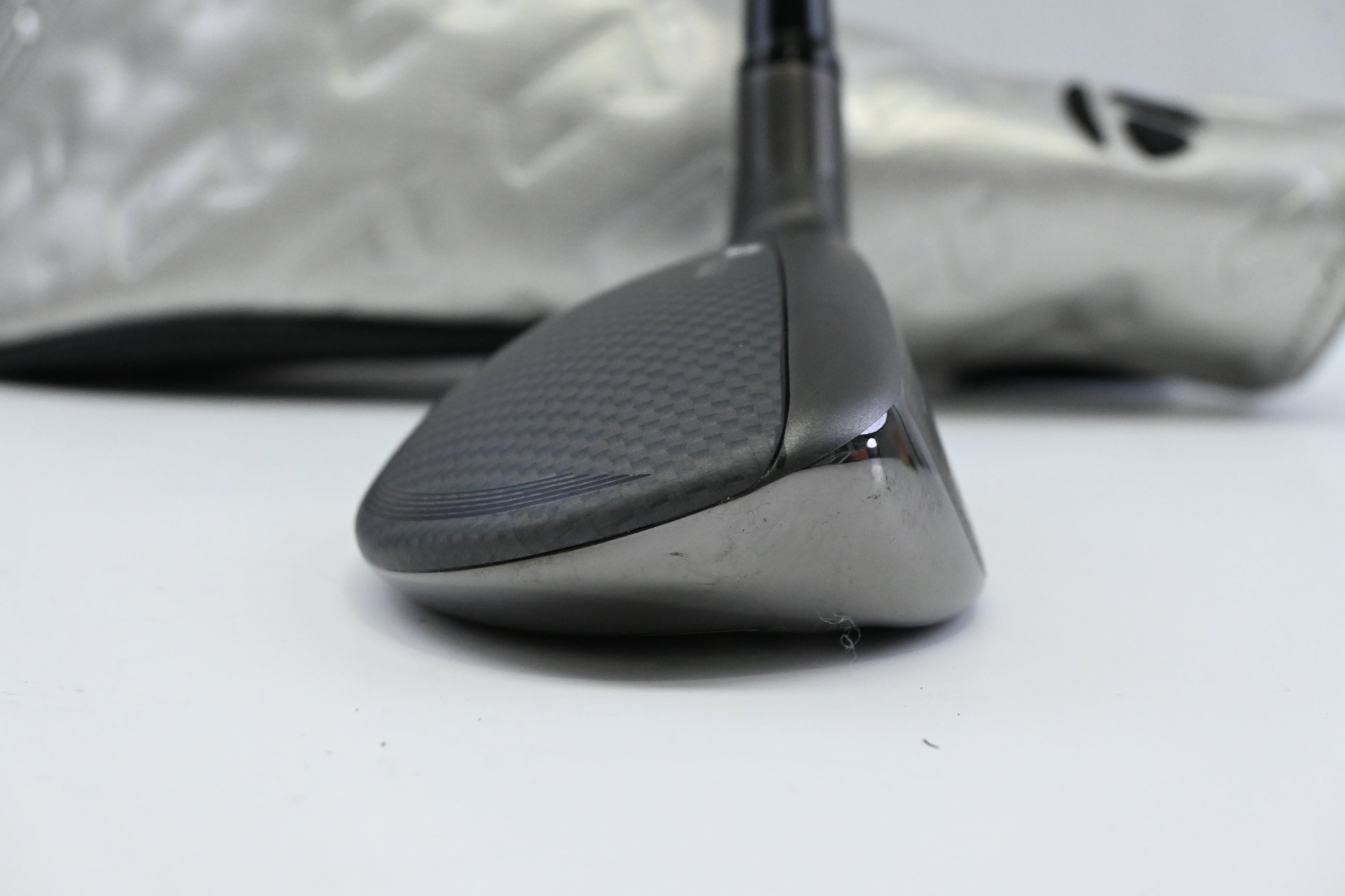 Taylormade Qi35 #4 Hybrid / 22 Degree / Regular Flex Fujikura Ventus Blue 6