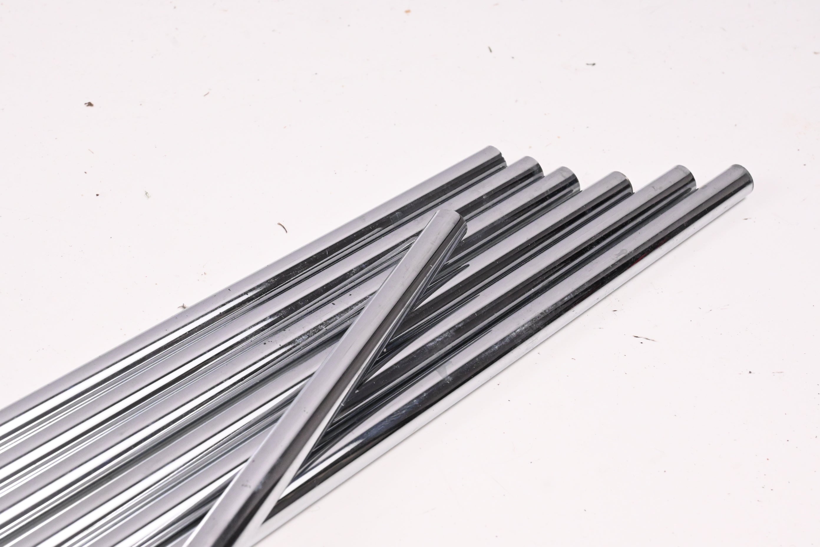 Dynamic Gold SL S300 Iron Shafts / Stiff Flex / Set Of 7 / .370" Tip