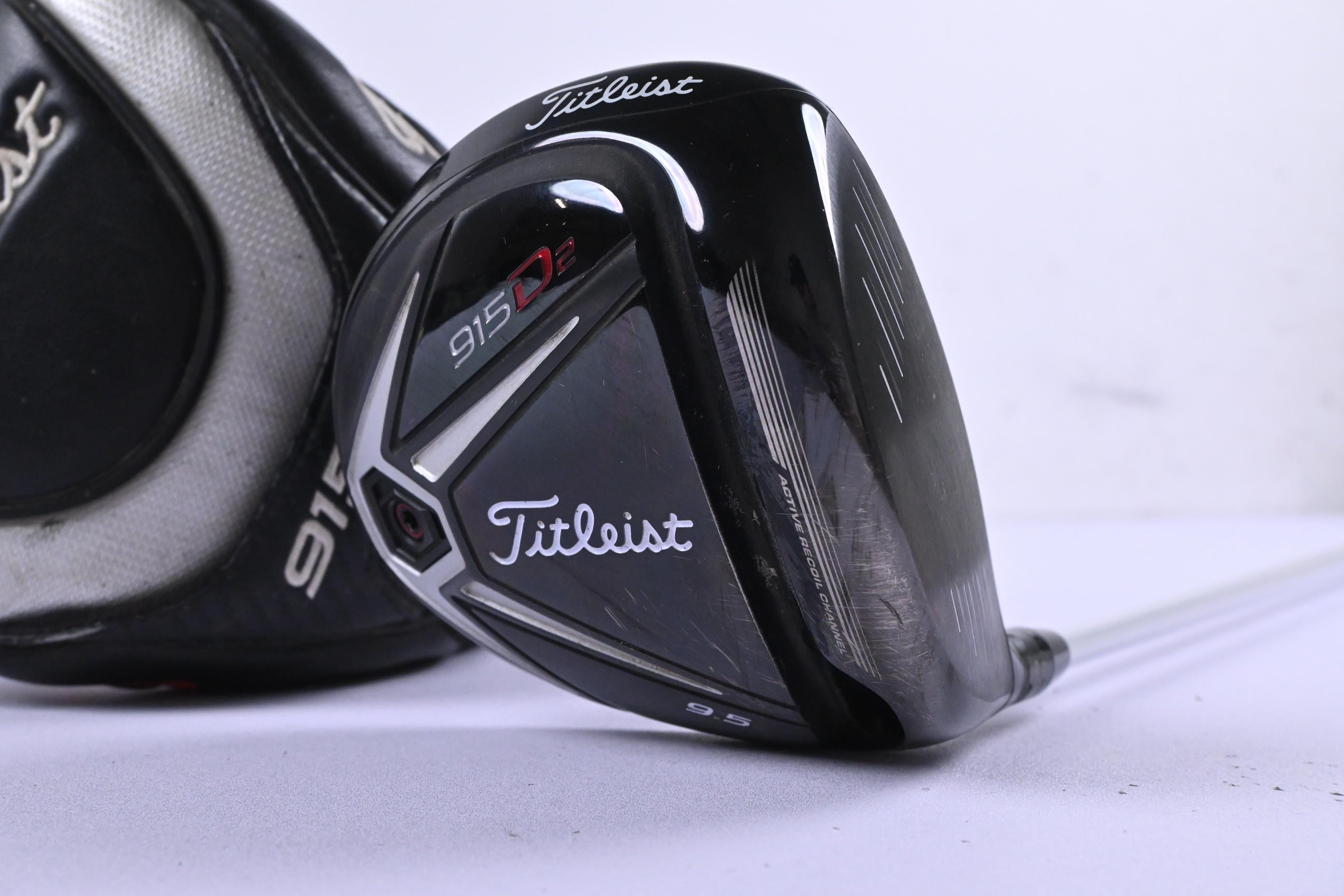 Titleist 915 D2 Driver / 9.5 Degree / Stiff Flex Aldila Rogue Silver 60 Shaft