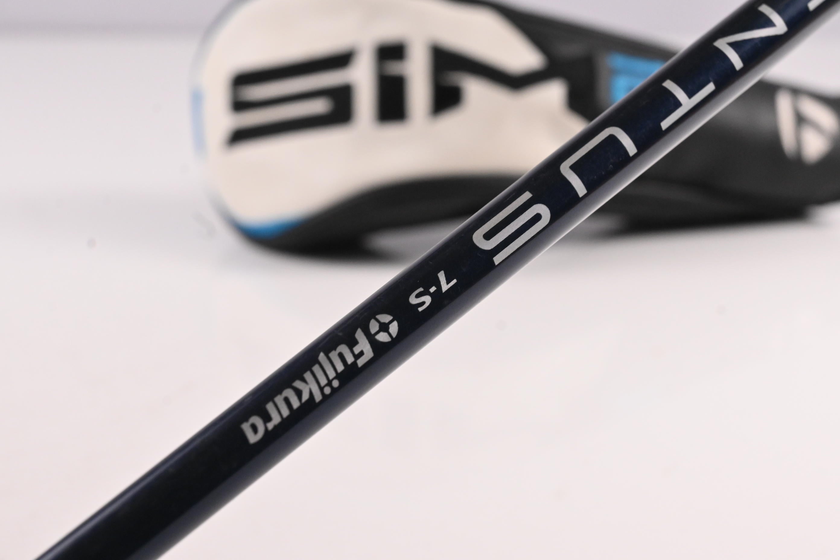 Taylormade SIM2 Max #3 Hybrid / 19 Degree / Stiff Flex Ventus Blue 7 Shaft