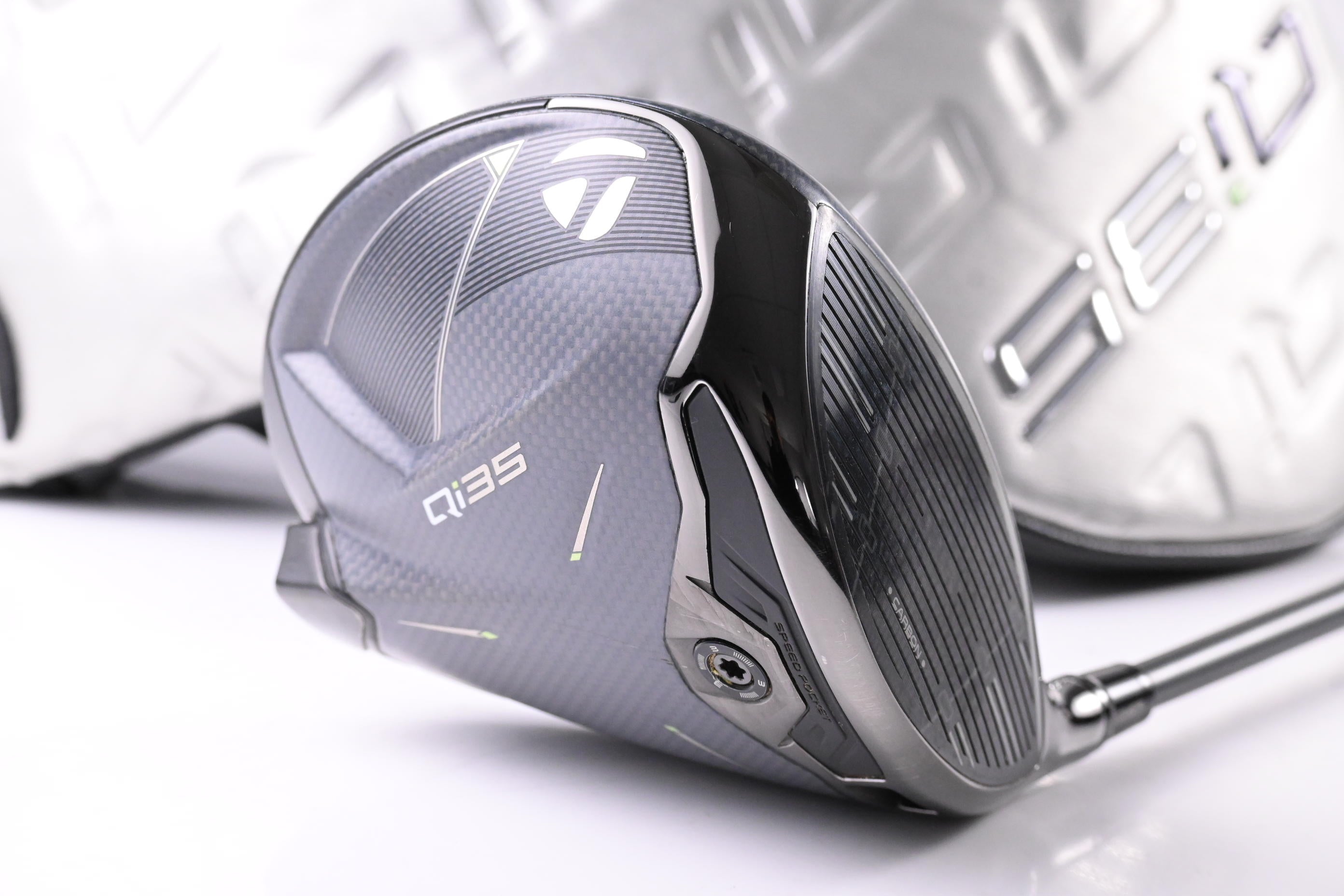 Taylormade Qi35 Driver / 10.5 Degree / X-Flex HZRDUS Smoke Green 60 Shaft