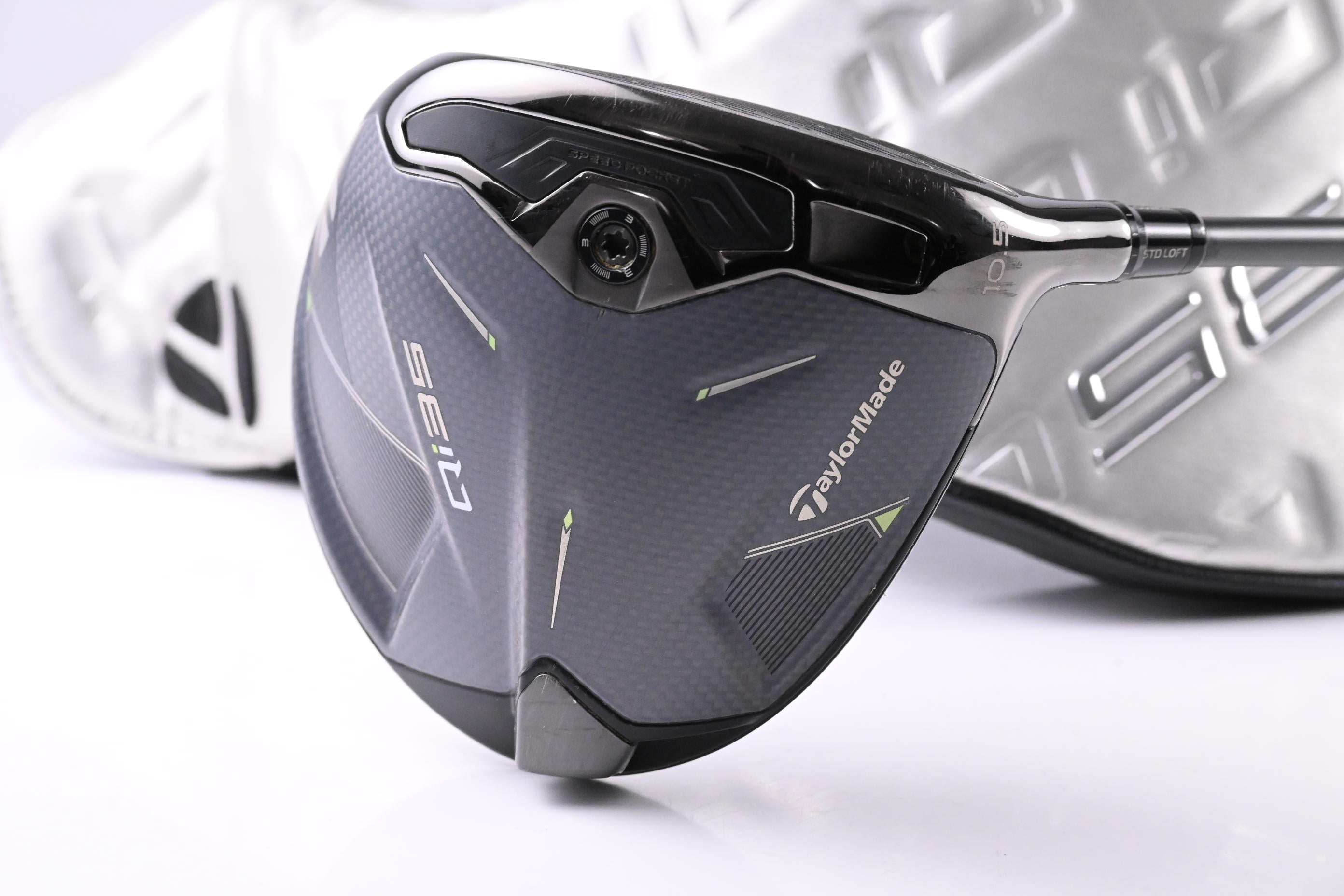 Taylormade Qi35 Driver / 10.5 Degree / X-Flex HZRDUS Smoke Green 60 Shaft