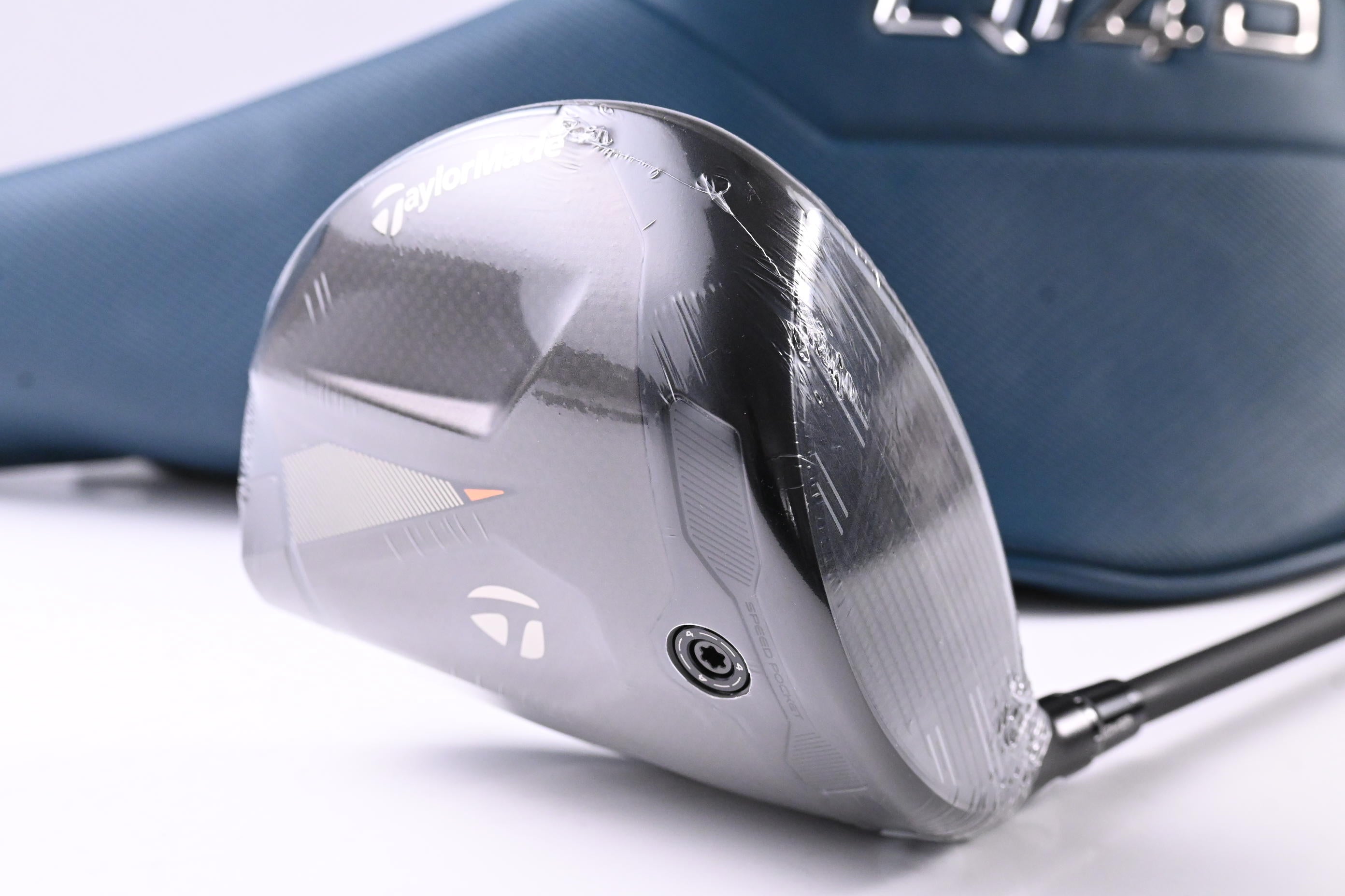 Taylormade Qi4D Max Driver / 10.5 Degree / Regular Flex REAX Blue 50 Shaft