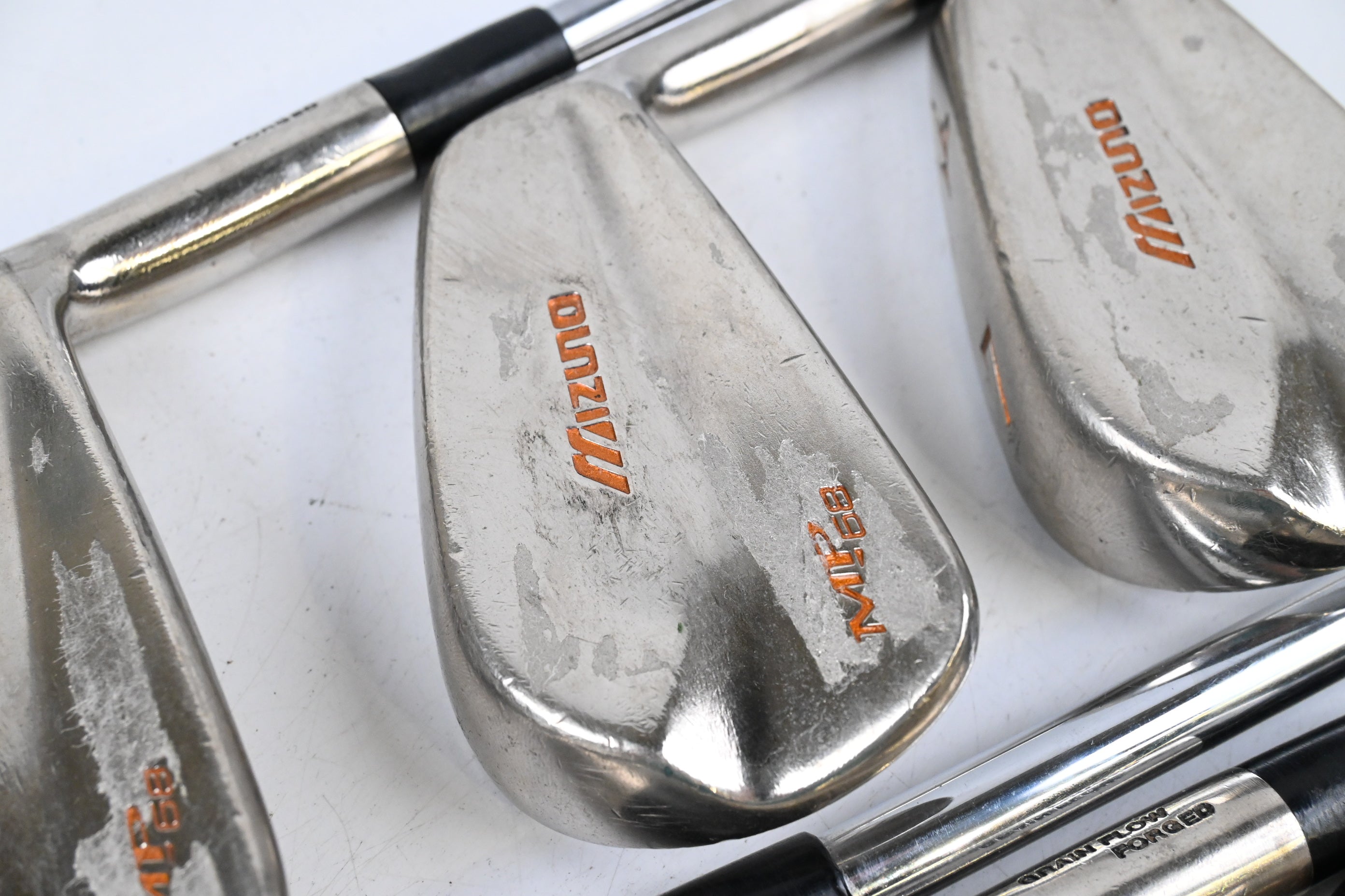 Mizuno MP-68 Irons / 5-PW / Stiff Flex Dynamic Gold S300 Shafts