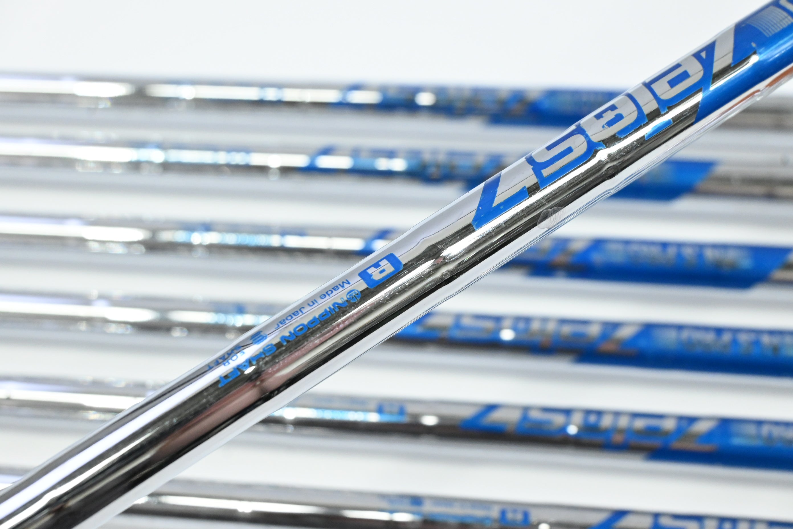Srixon Z-565 Irons / 5-PW+AW / Regular Flex NS Pro Zelos 7 Shafts