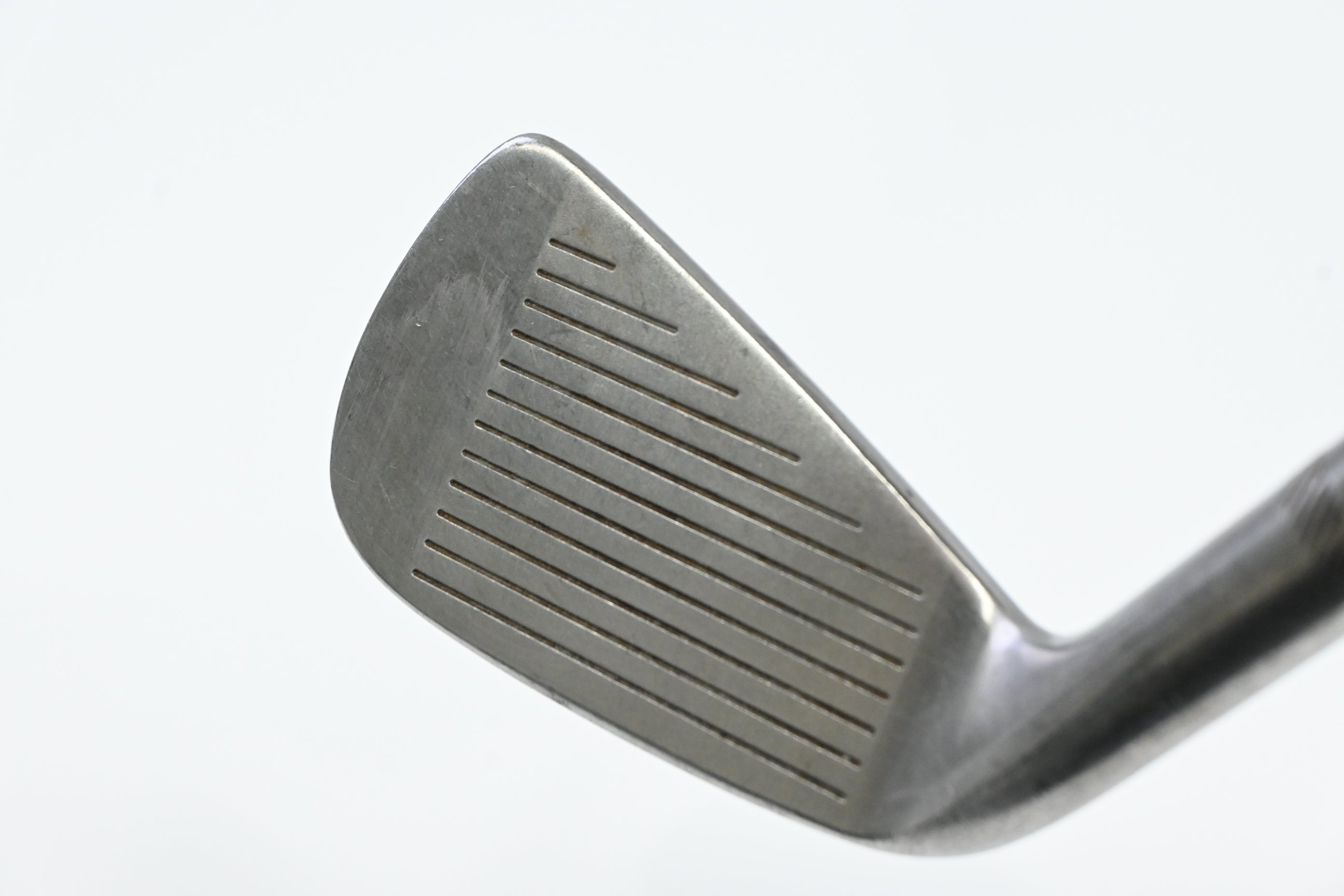 Titleist DCI 990 #2 Iron / 19 Degree / Regular Flex Dynamic Gold R300 Shaft