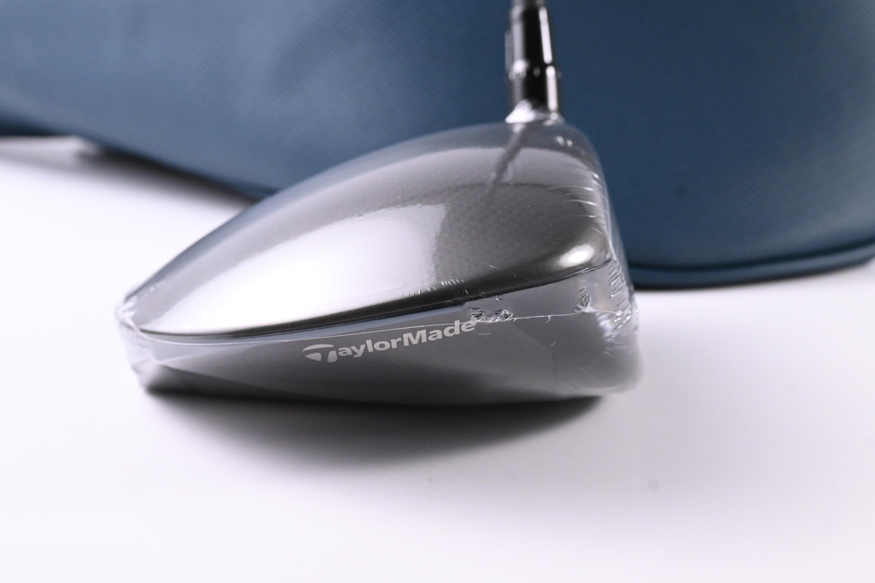 Taylormade Qi4D Max Driver / 10.5 Degree / Regular Flex REAX Blue 50 Shaft