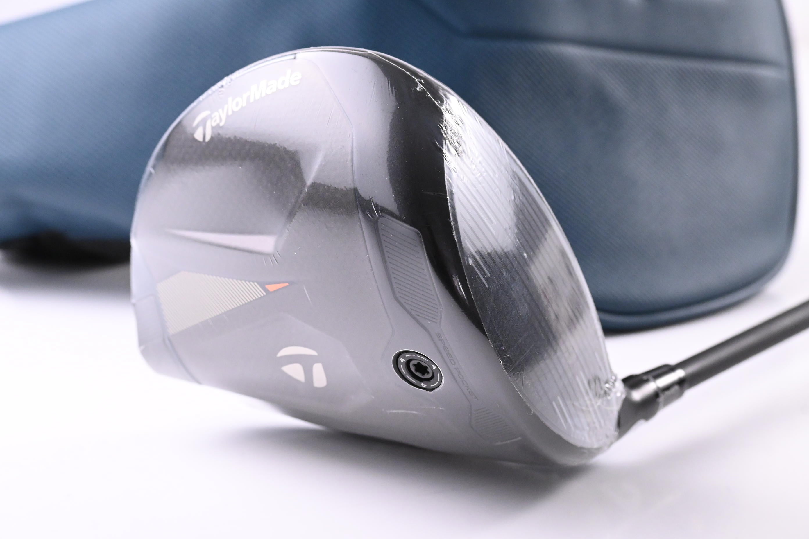 Taylormade Qi4D Max Driver / 10.5 Degree / Regular Flex REAX Blue 50 Shaft