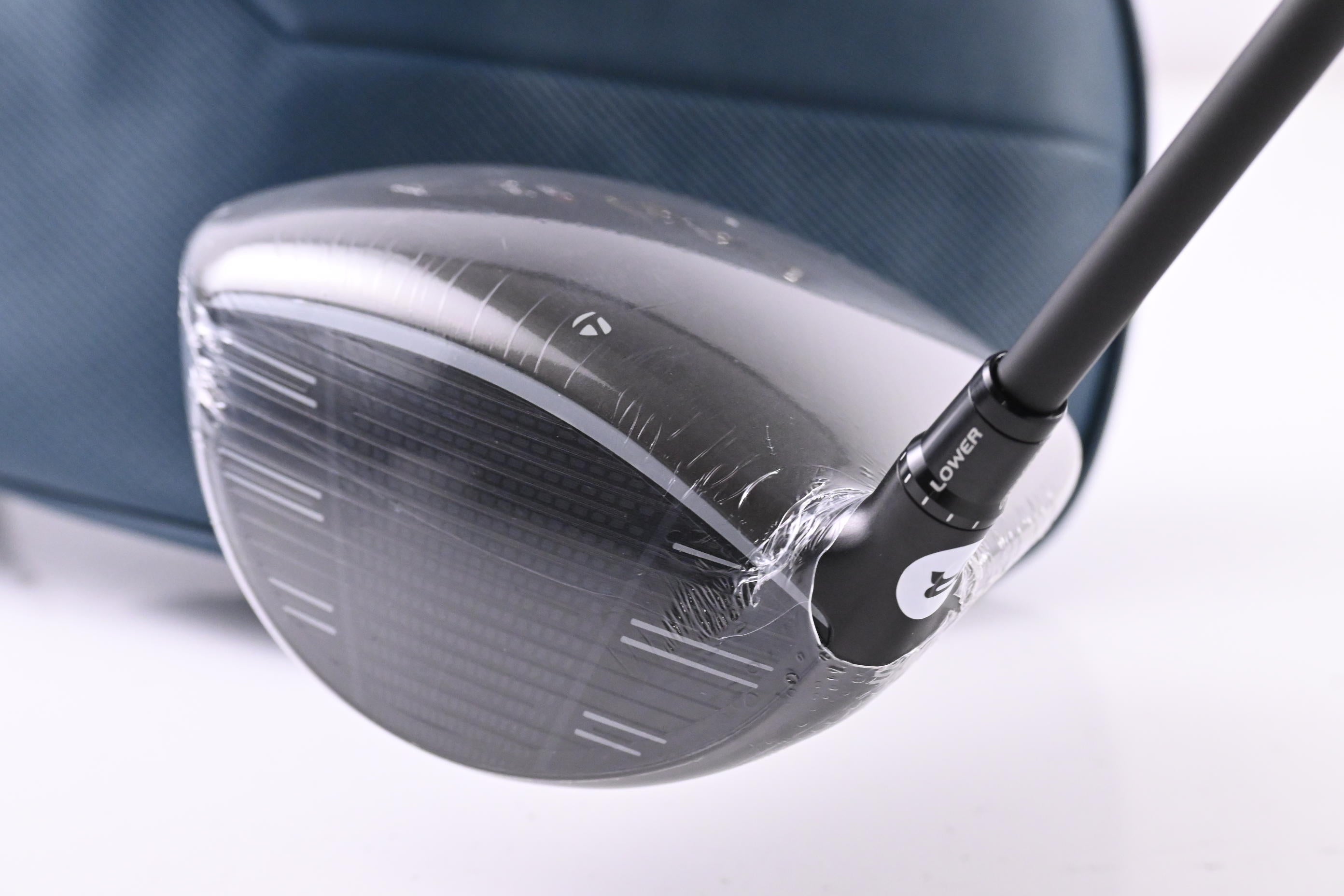 Taylormade Qi4D Max Driver / 10.5 Degree / Regular Flex REAX Blue 50 Shaft
