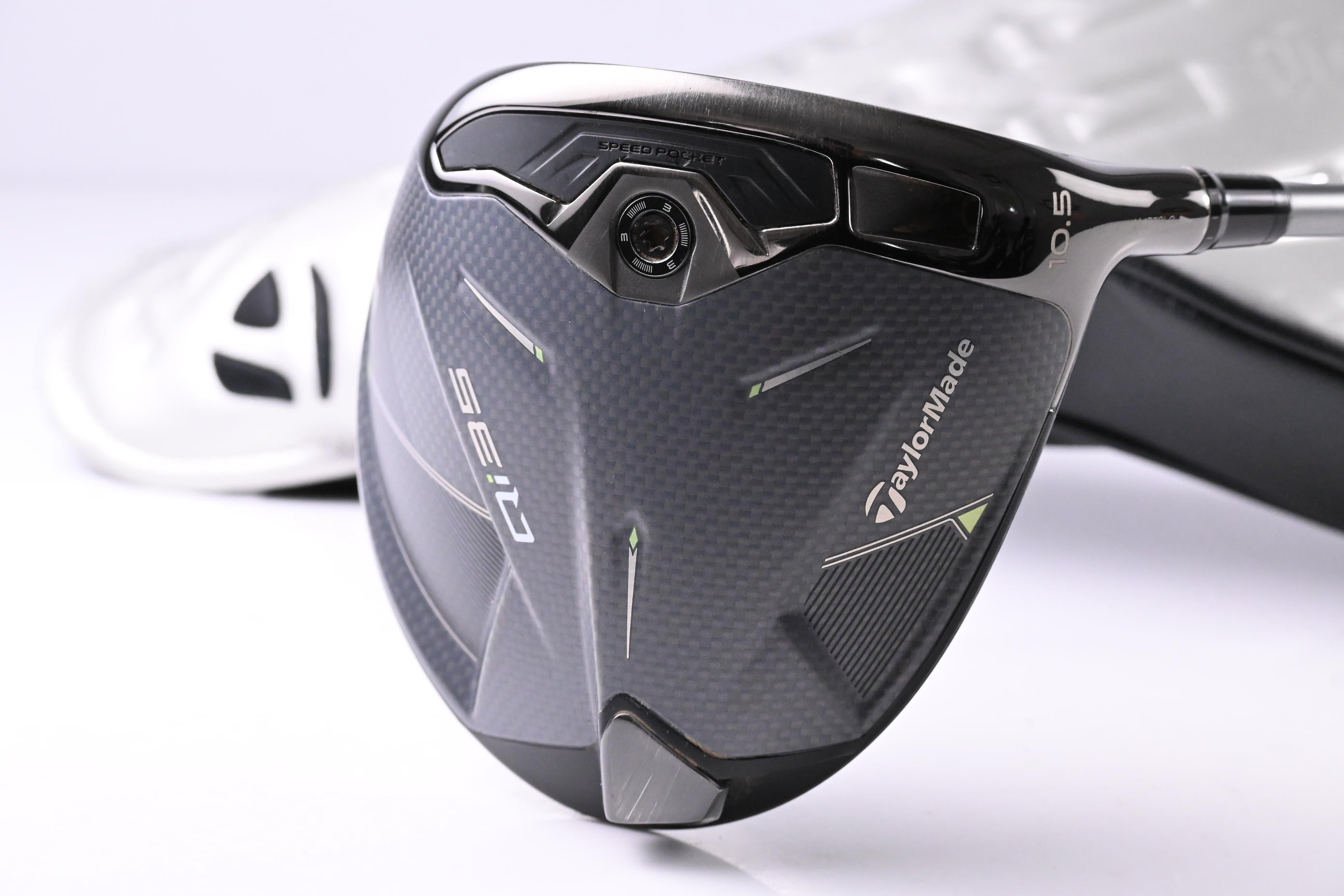 Taylormade Qi35 Driver / 10.5 Degree / Regular Flex Air Speeder 50 Shaft
