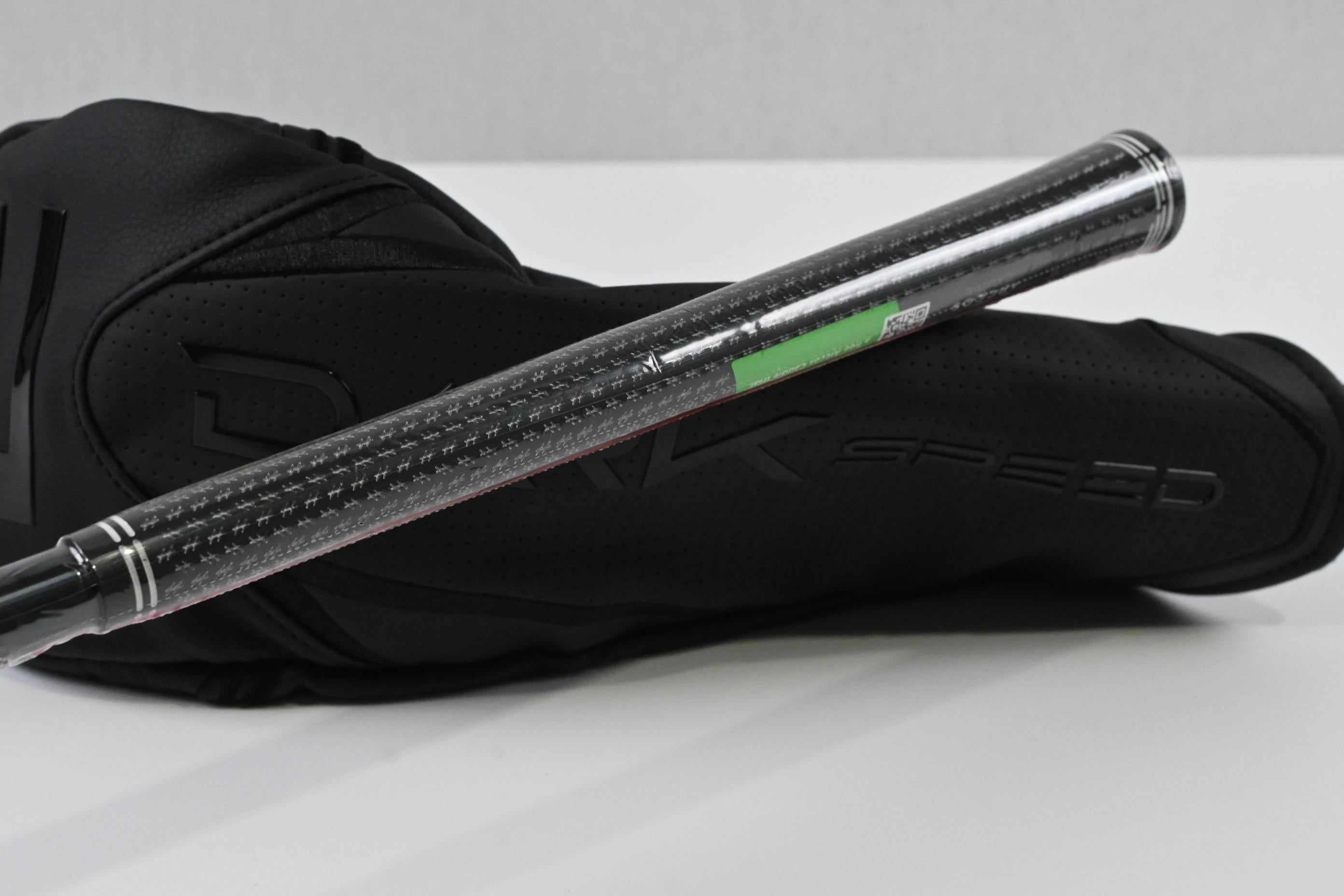 Cobra Darkspeed LS Driver / 9 Degree / Stiff Flex UST Lin-Q M40X White 6 Shaft