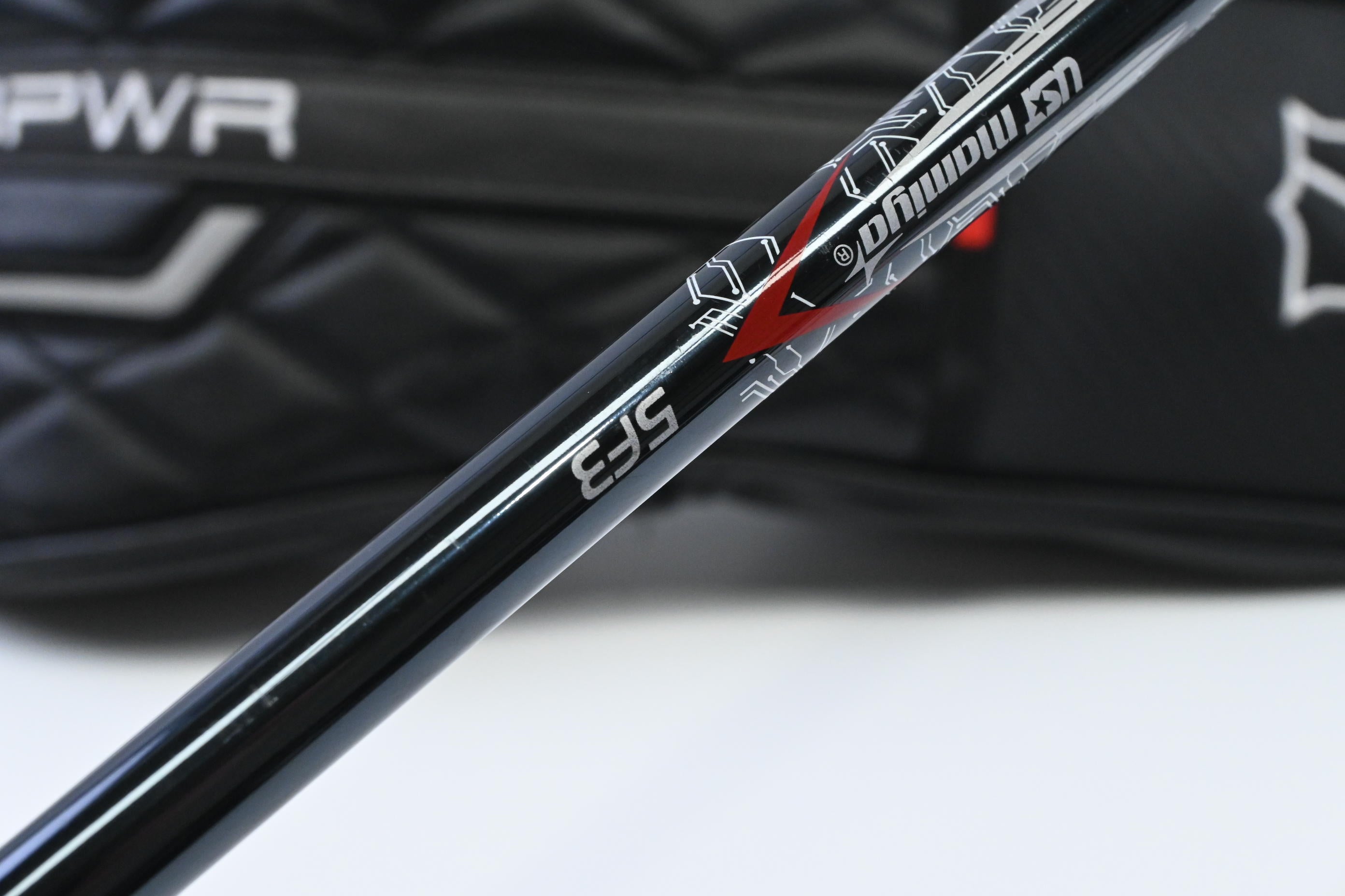 Wilson DYNAPWR 2025 Max Driver / 10.5 Degree / Regular Flex UST Lin-Q M40X Red