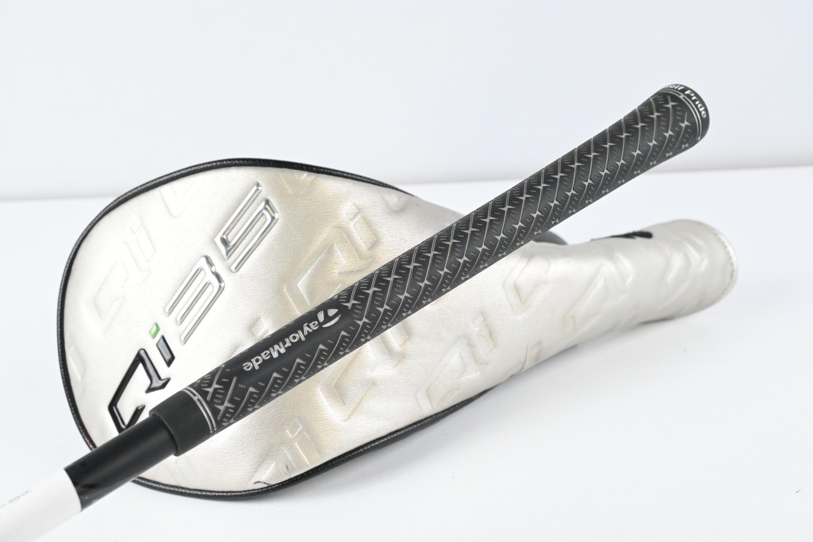 Taylormade Qi35 LS Driver / 9 Degree / Stiff Flex Kai'li Dark Waves White 60 Shaft