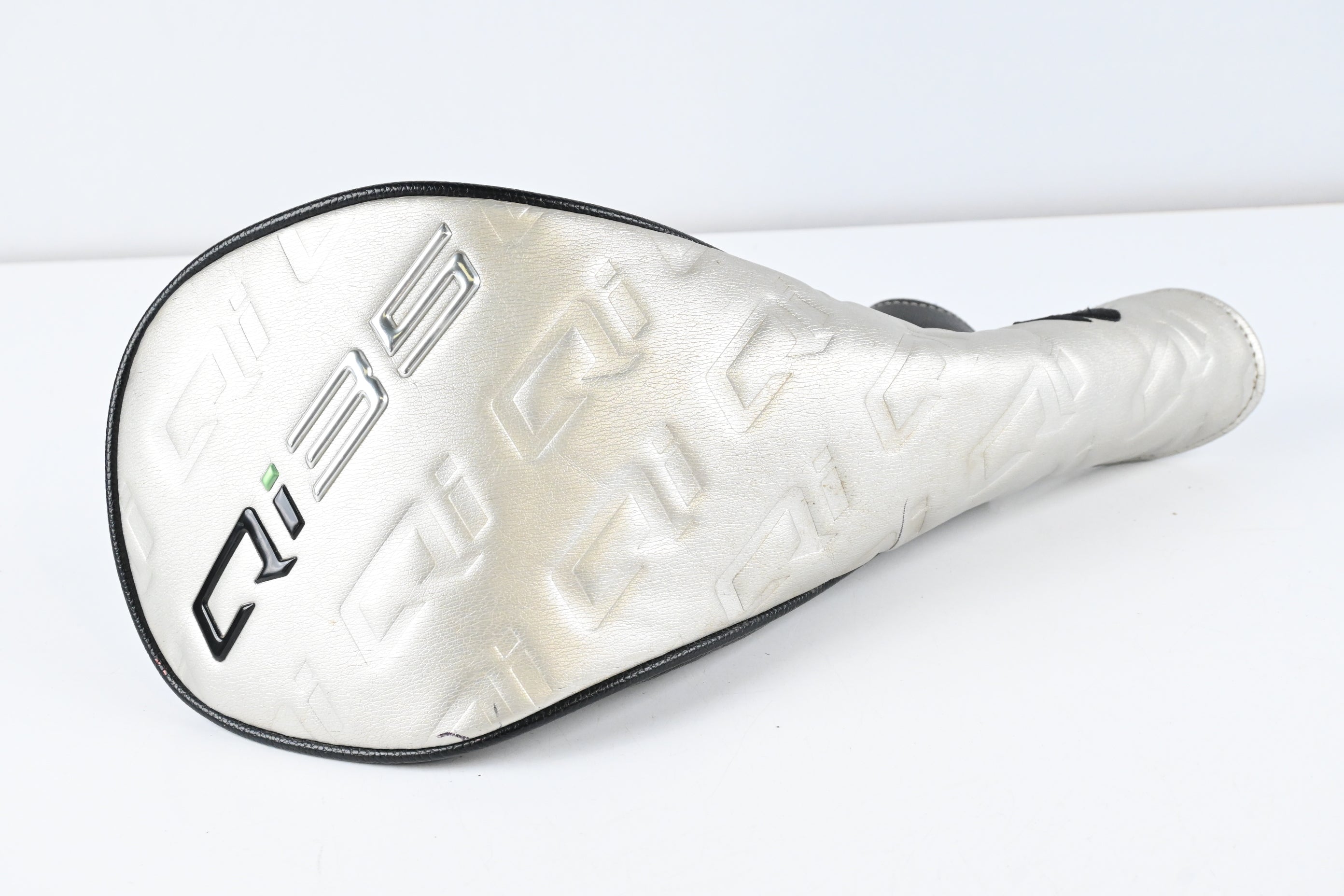 Taylormade Qi35 LS Driver / 9 Degree / Stiff Flex Kai'li Dark Waves White 60 Shaft