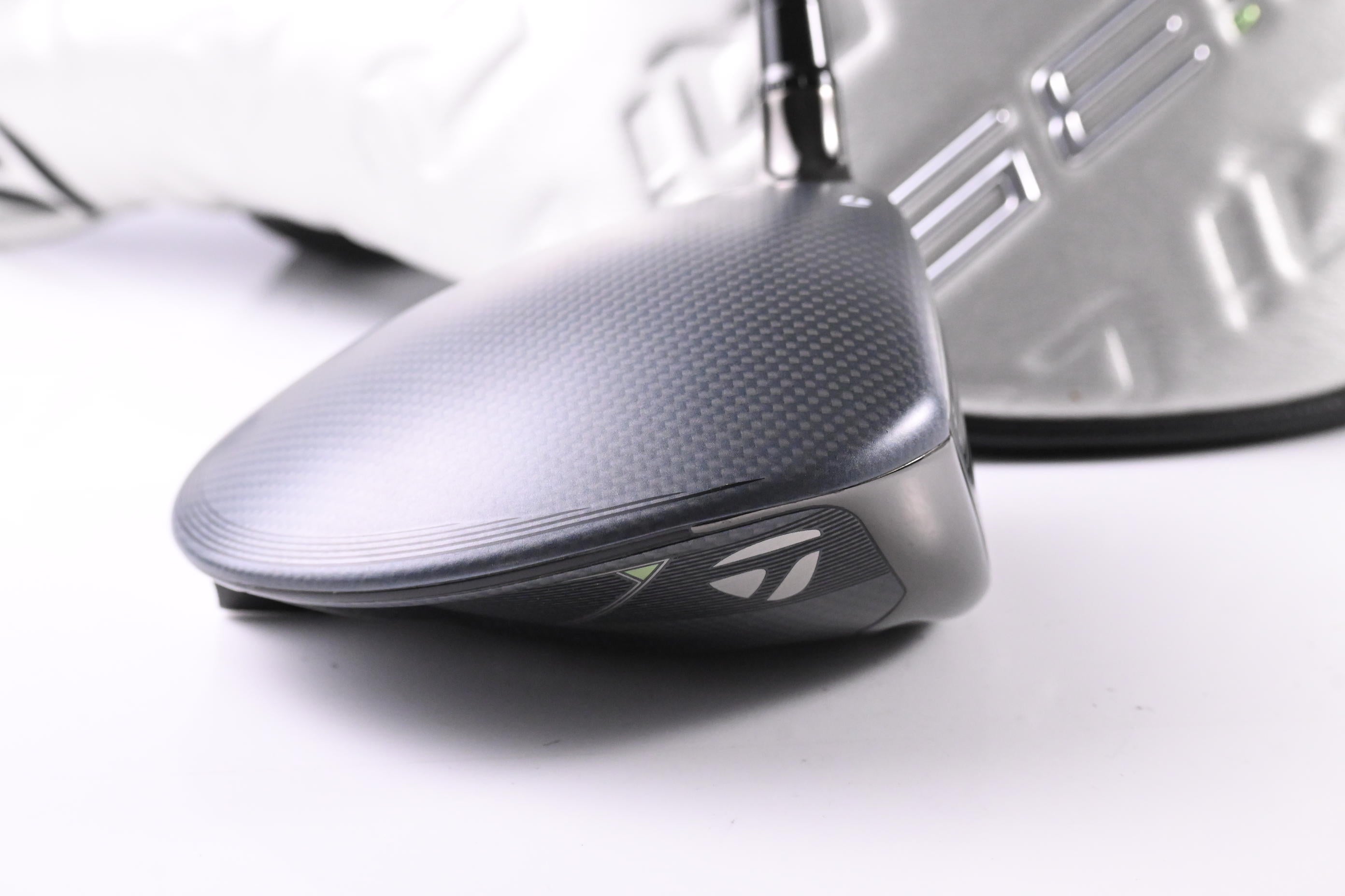 Taylormade Qi35 Driver / 9 Degree / Regular Flex REAX Blue 50 Shaft