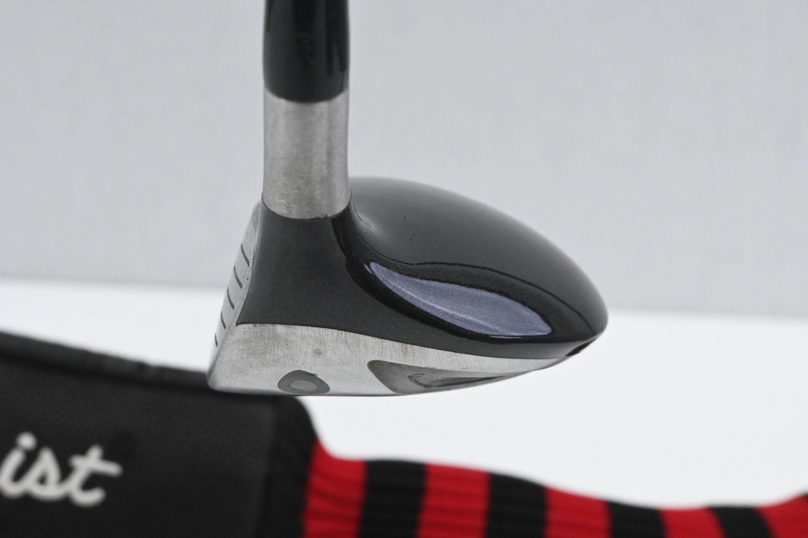 Titleist 980 F #5 Wood / 17 Degree / Regular Flex Titleist 4375 Shaft