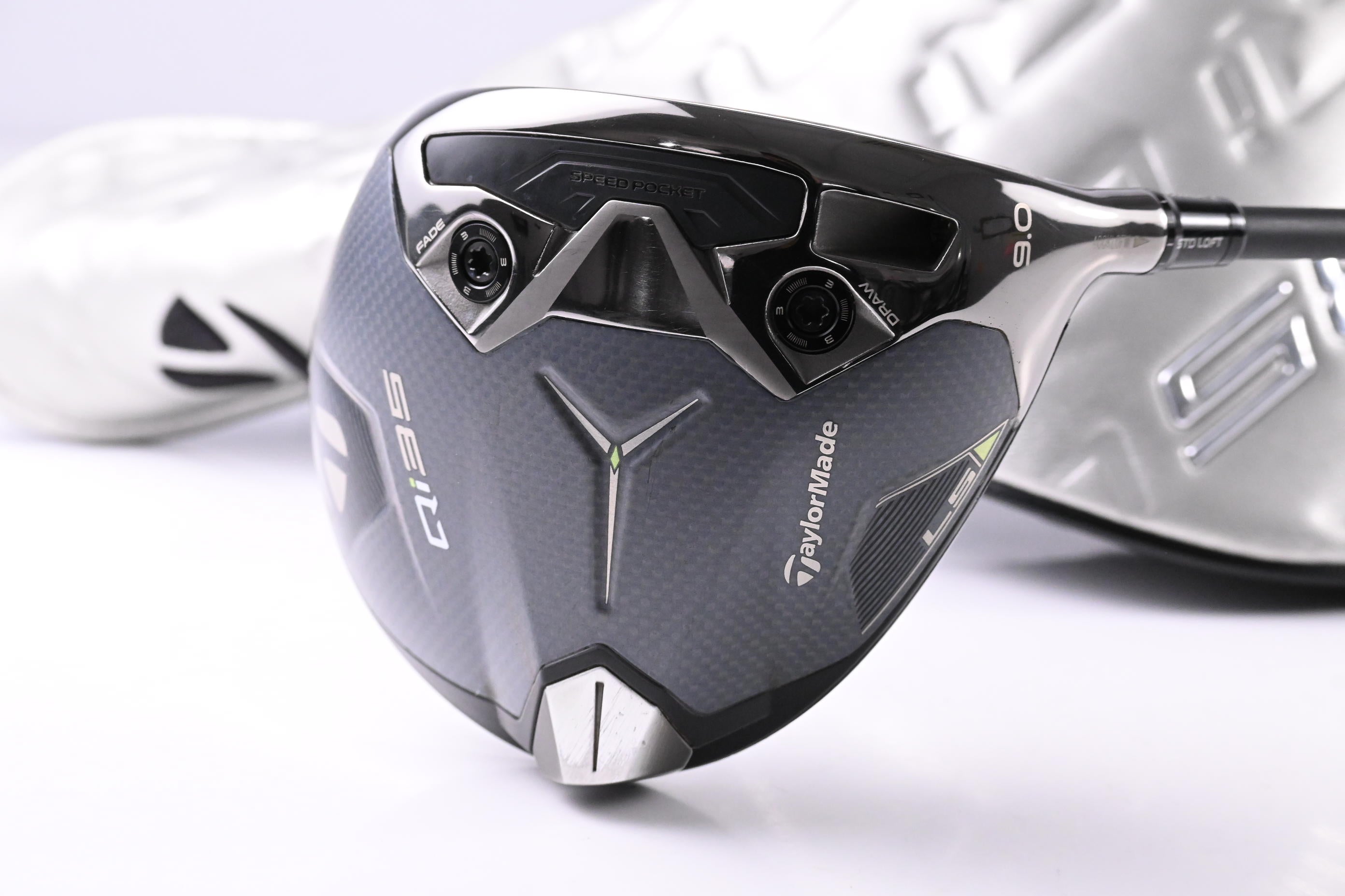 Taylormade Qi35 LS Driver / 9 Degree / Regular Flex Vanquish 4 Shaft