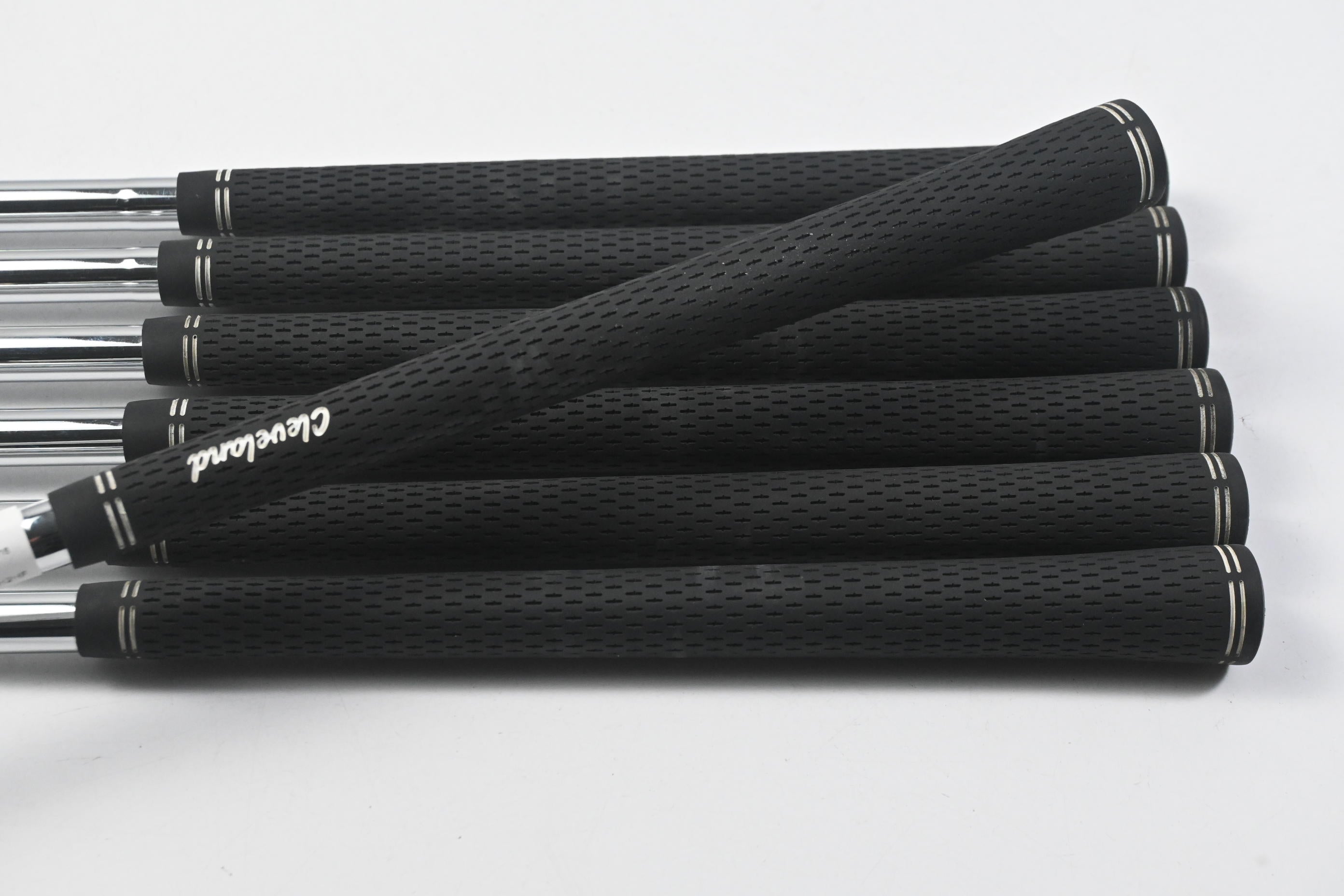 Cleveland CG16 Black Pearl Irons / 4-PW / Regular Flex Traction 85 Shafts