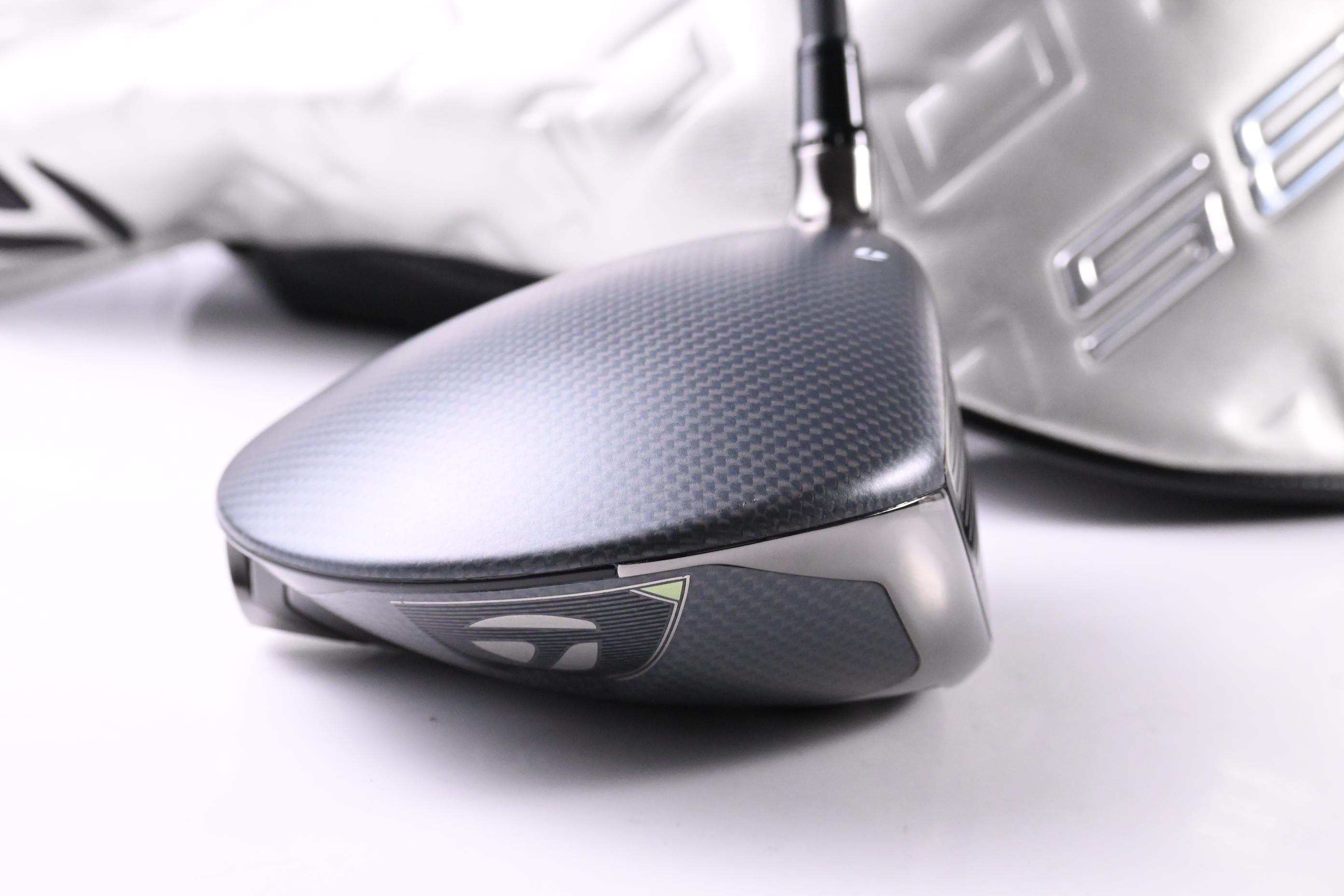 Taylormade Qi35 LS Driver / 9 Degree / Regular Flex Vanquish 4 Shaft